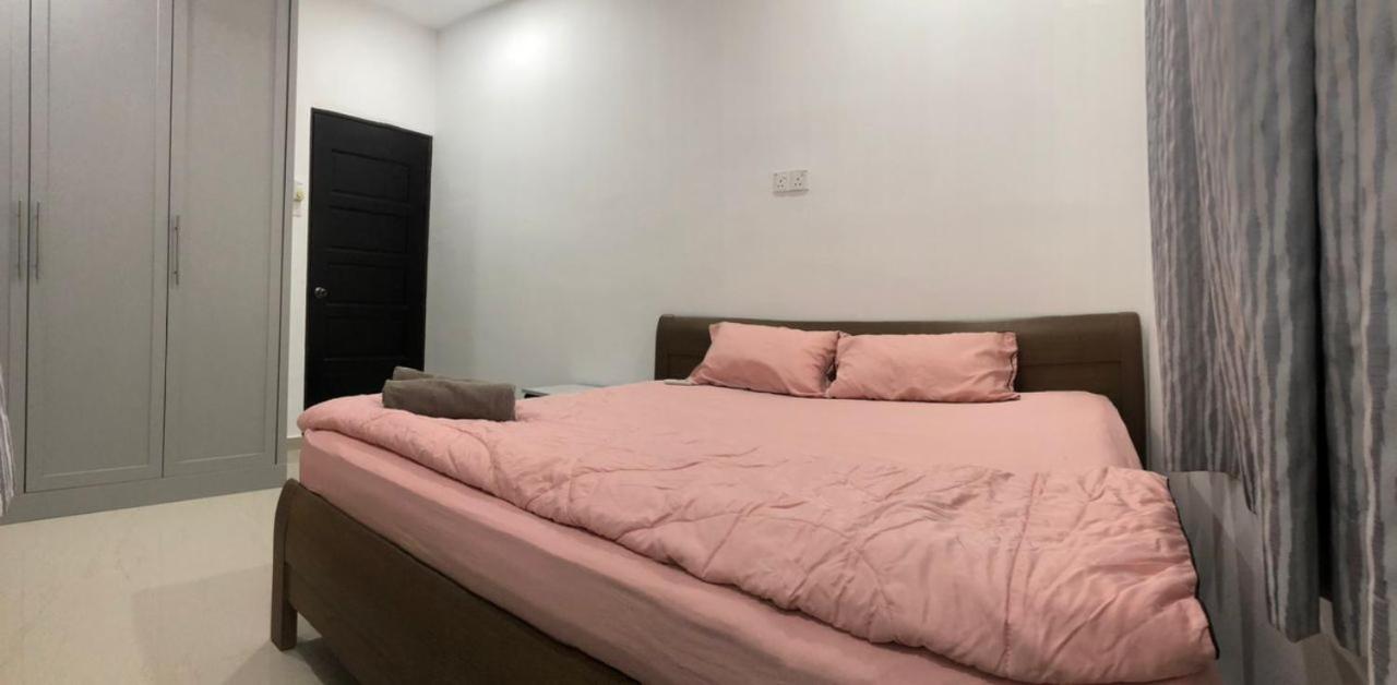 4 Bedrooms Semi D Homestay by Mr Homestay photo 6