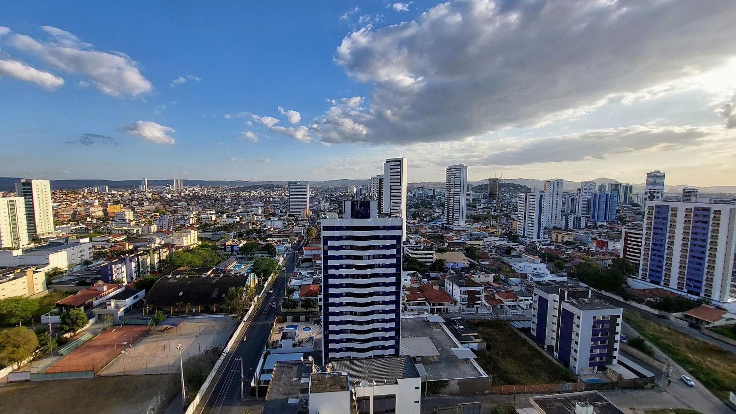 Apê com vista espetacular no Edif. Mr. Roterdam