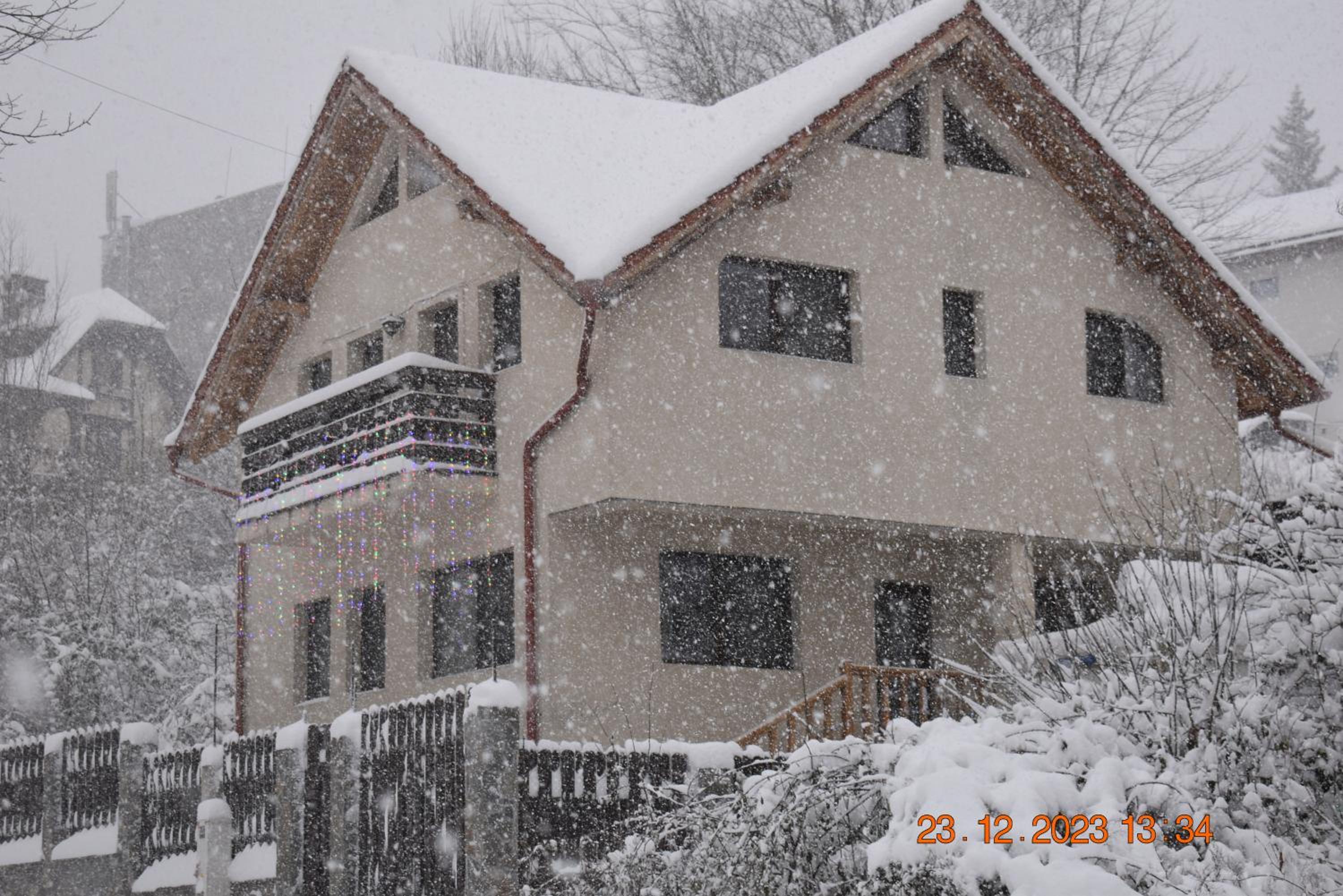 Capra cu trei iezi view 2