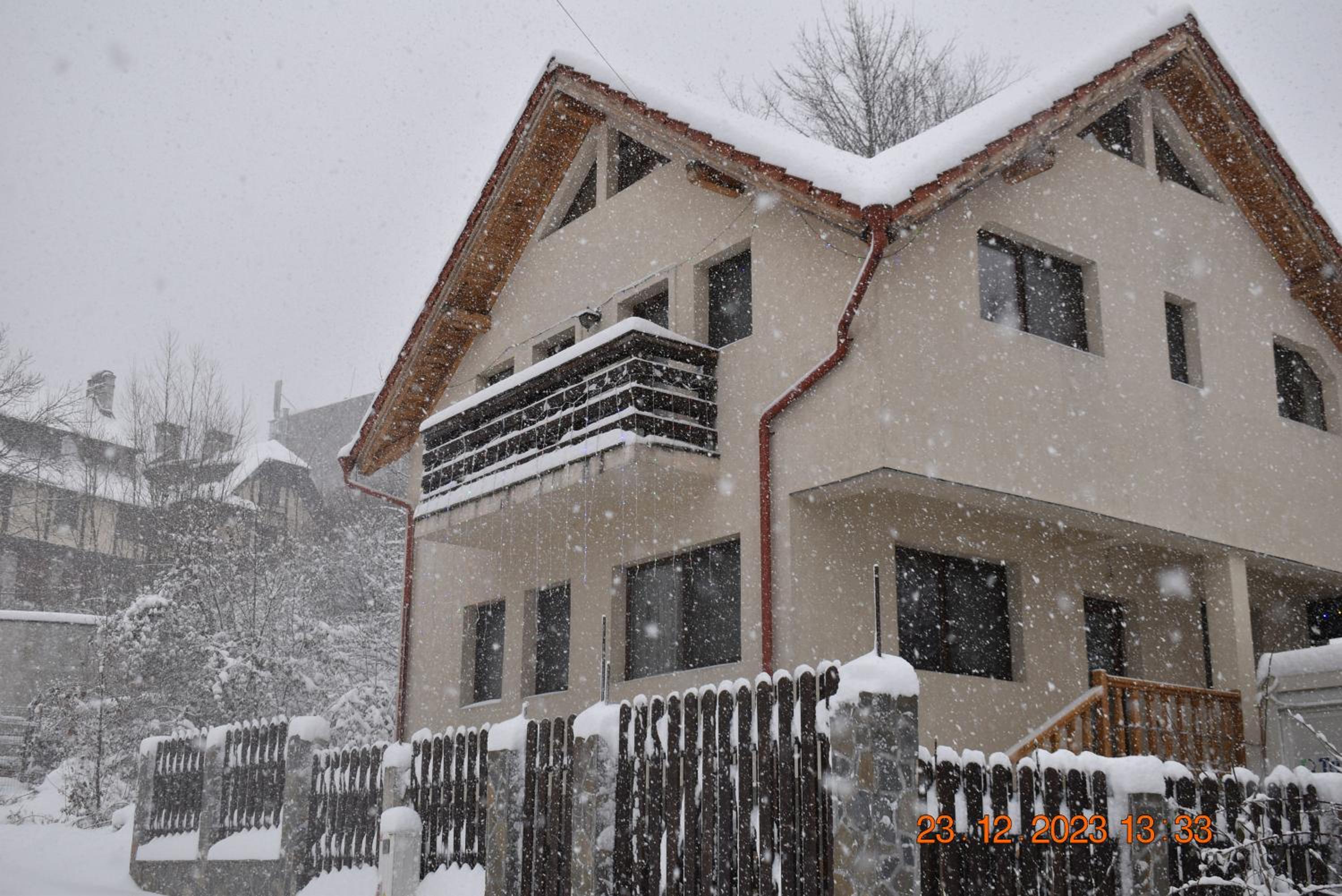 Capra cu trei iezi view 5