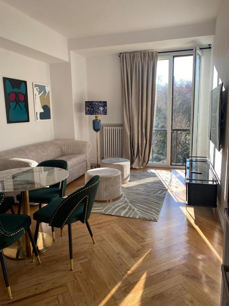 Suite 1907 Oviedo view 2