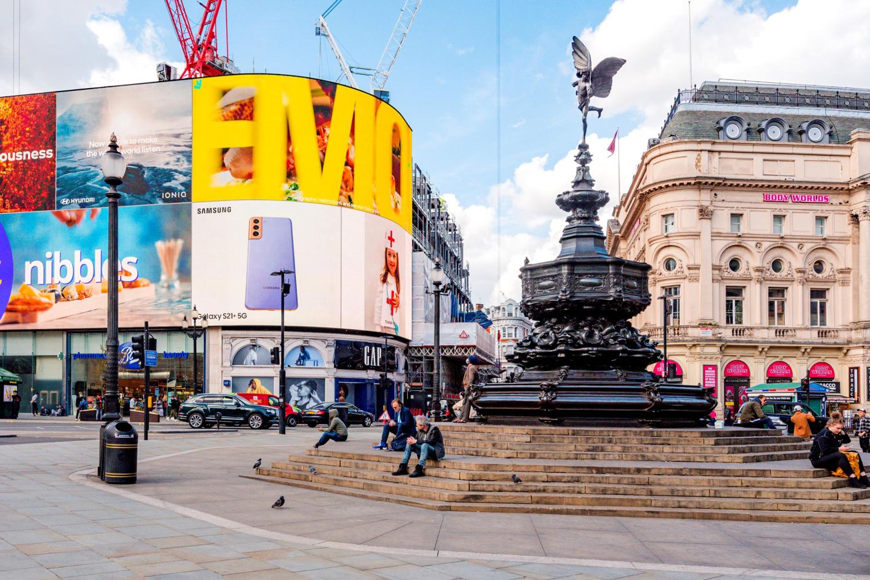 Welcome London Piccadilly Circus