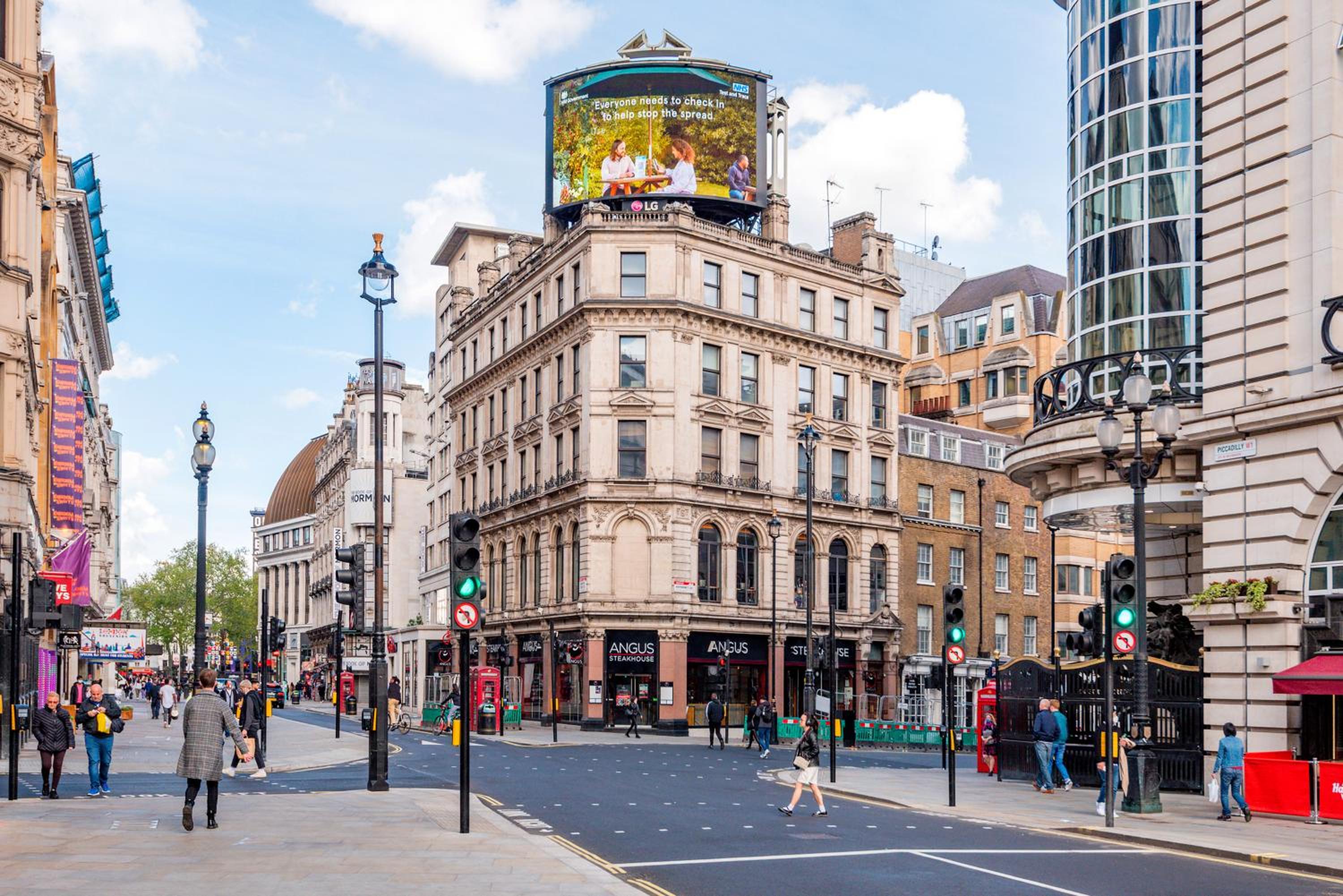 Welcome London Piccadilly Circus