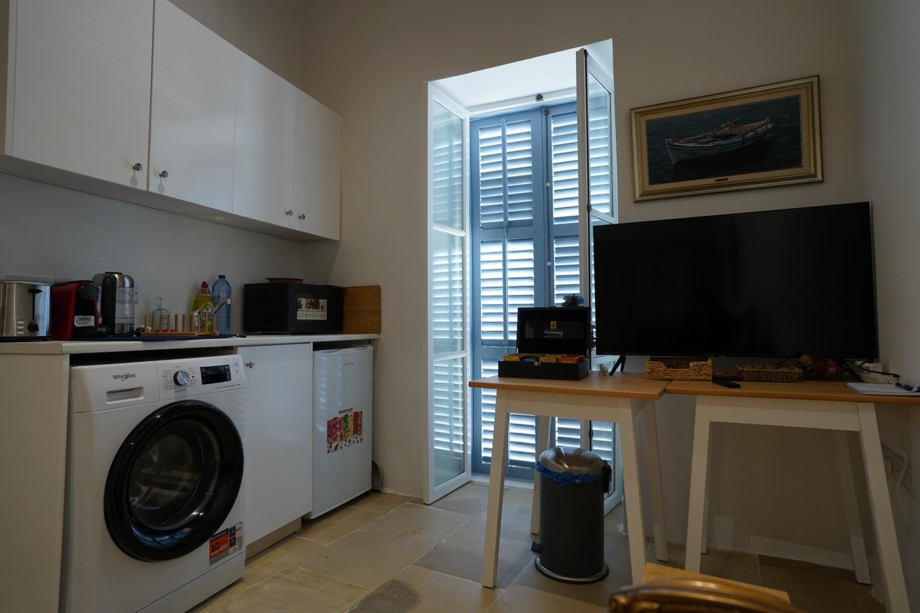 Two Bedroom Apartment w/ Balcony