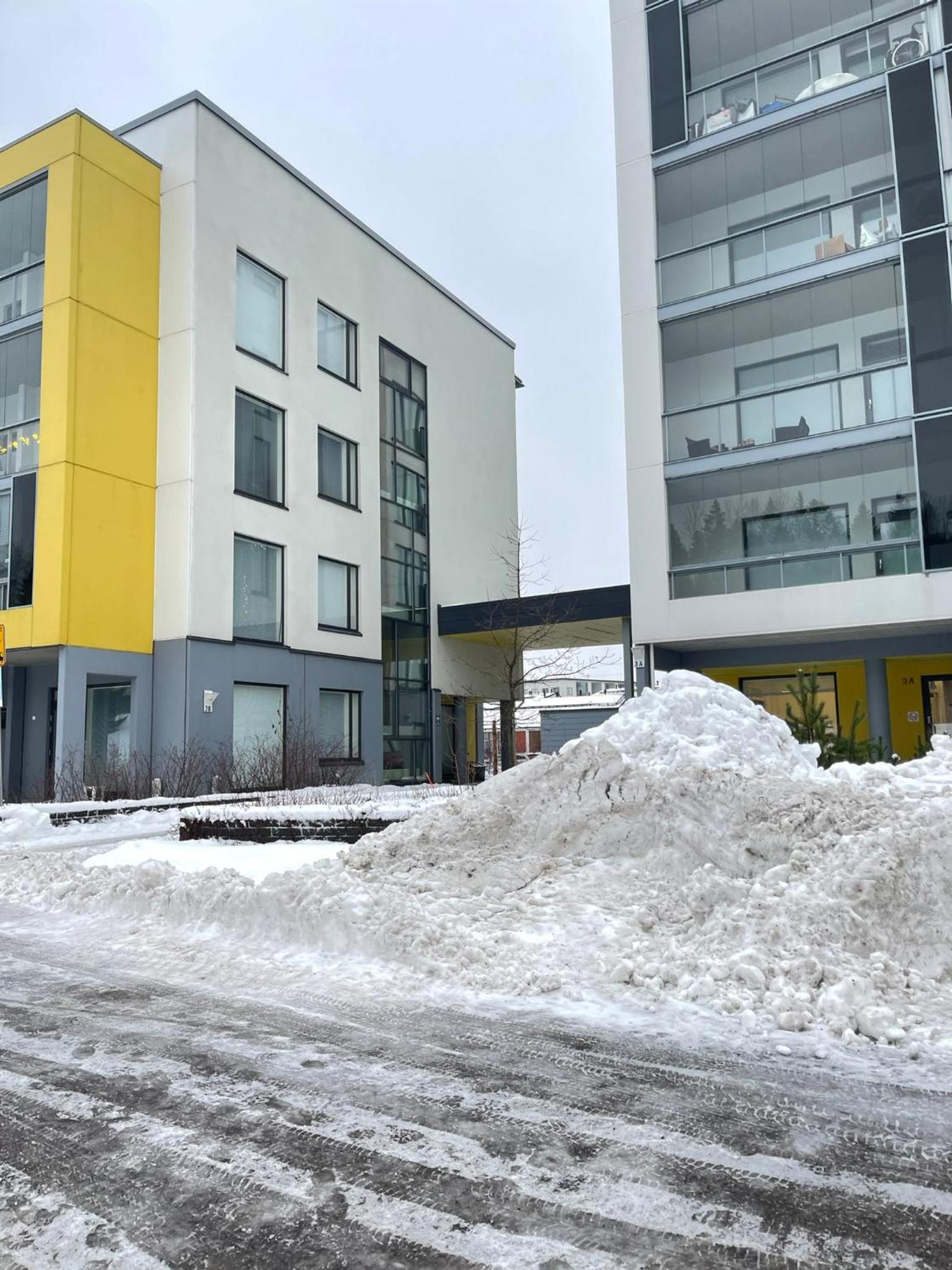Lovely apartment next to the train station