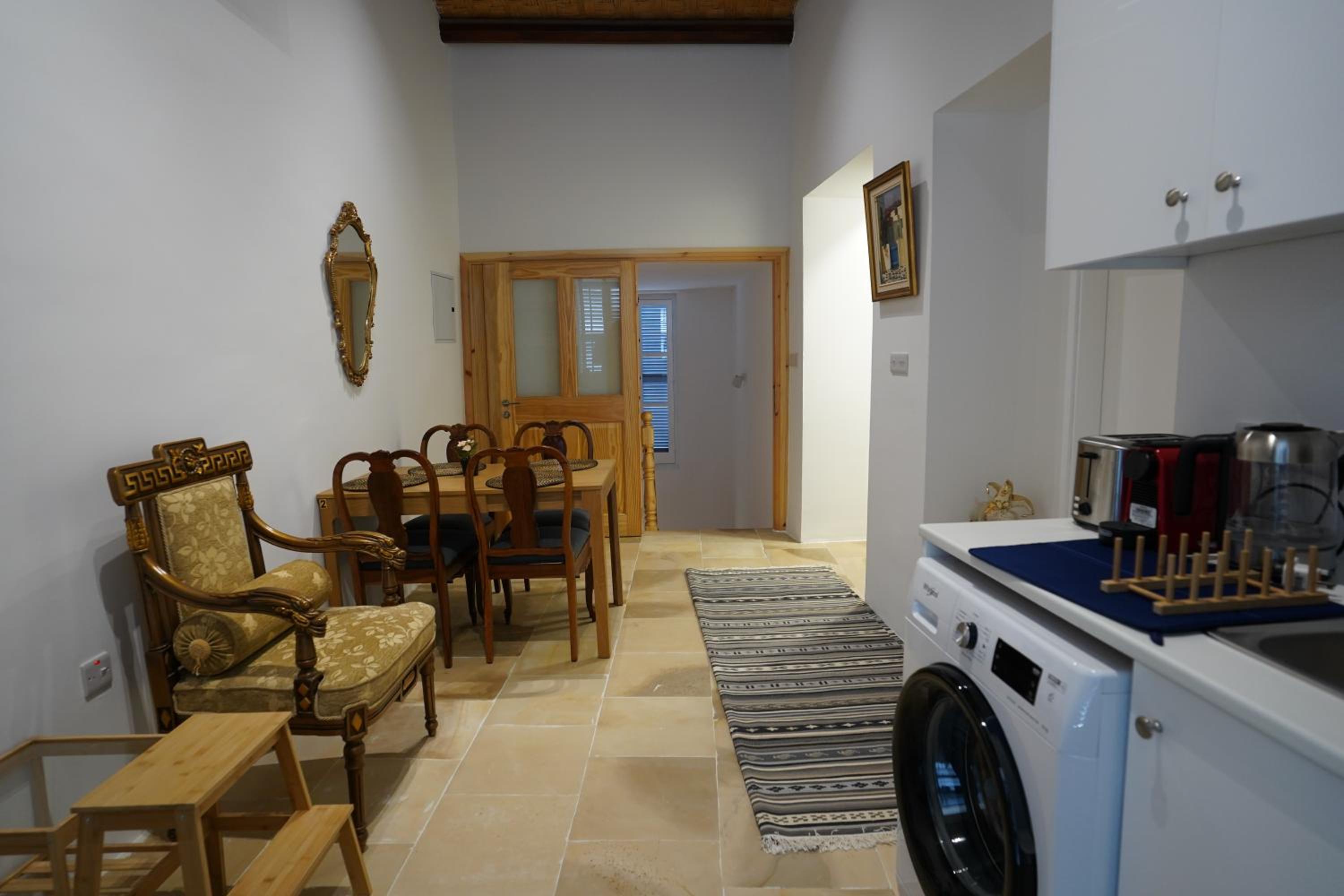 Two Bedroom Apartment w/ Balcony
