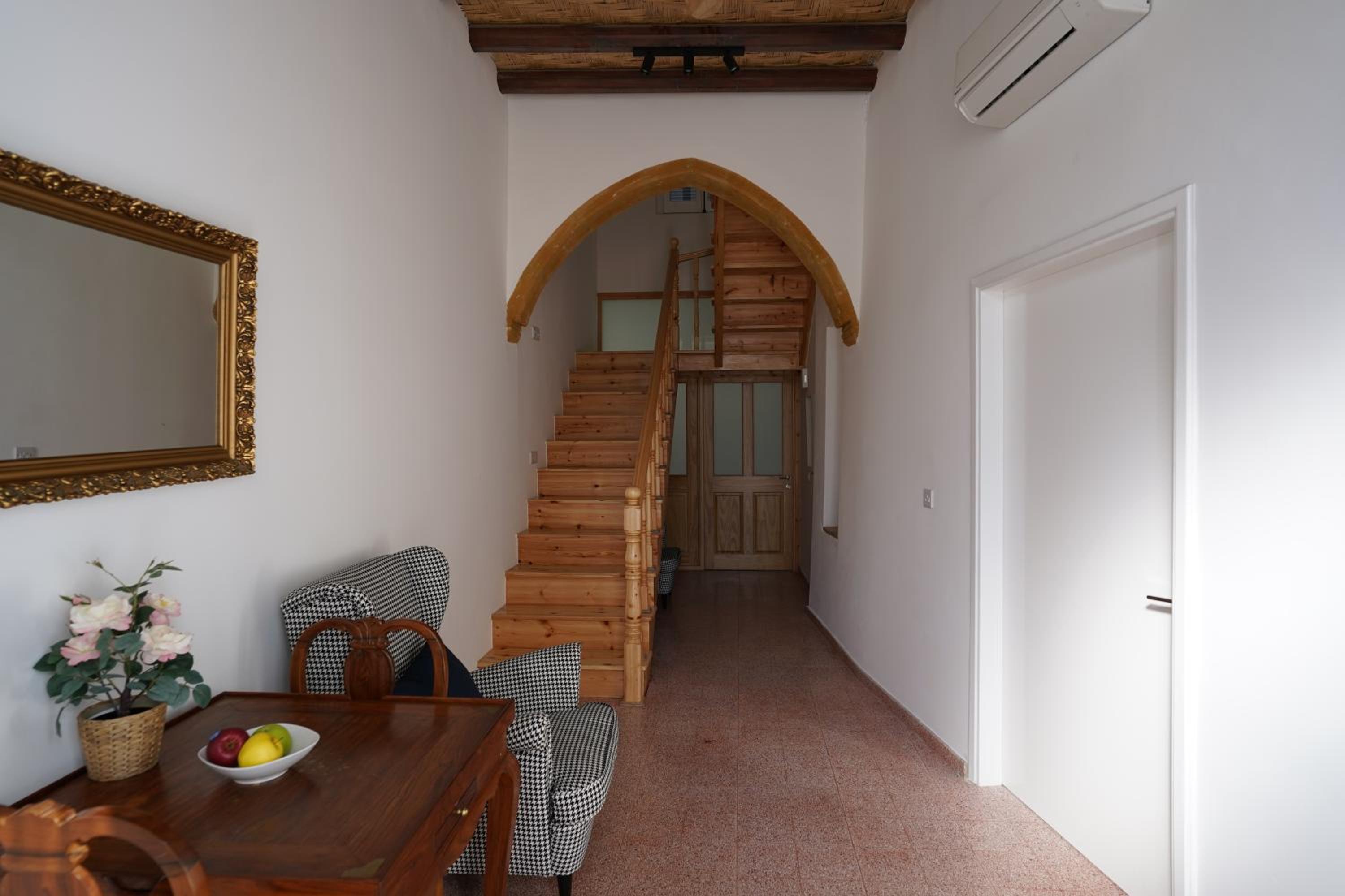 Extra Large Studio with Courtyard