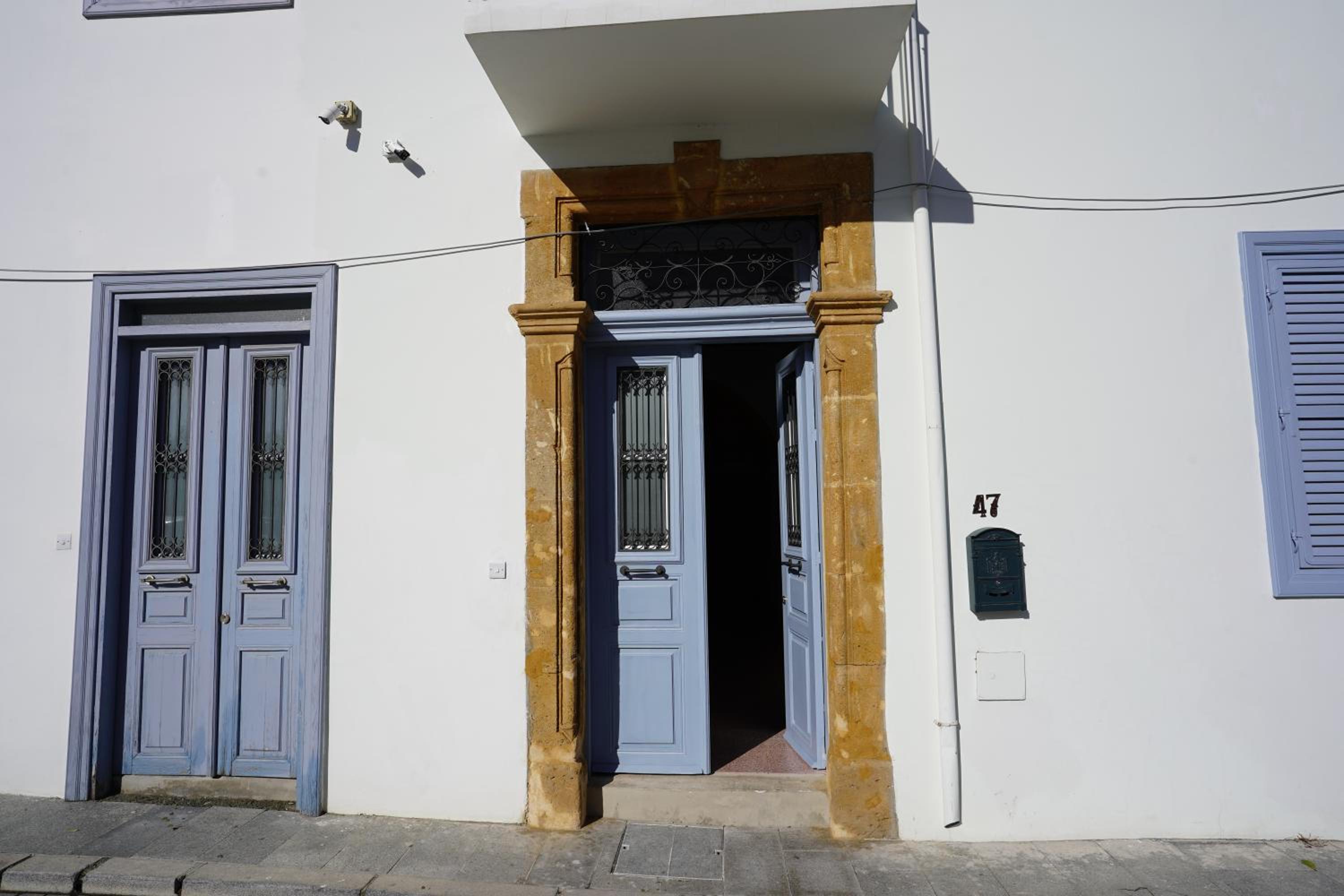 Extra Large Studio with Courtyard