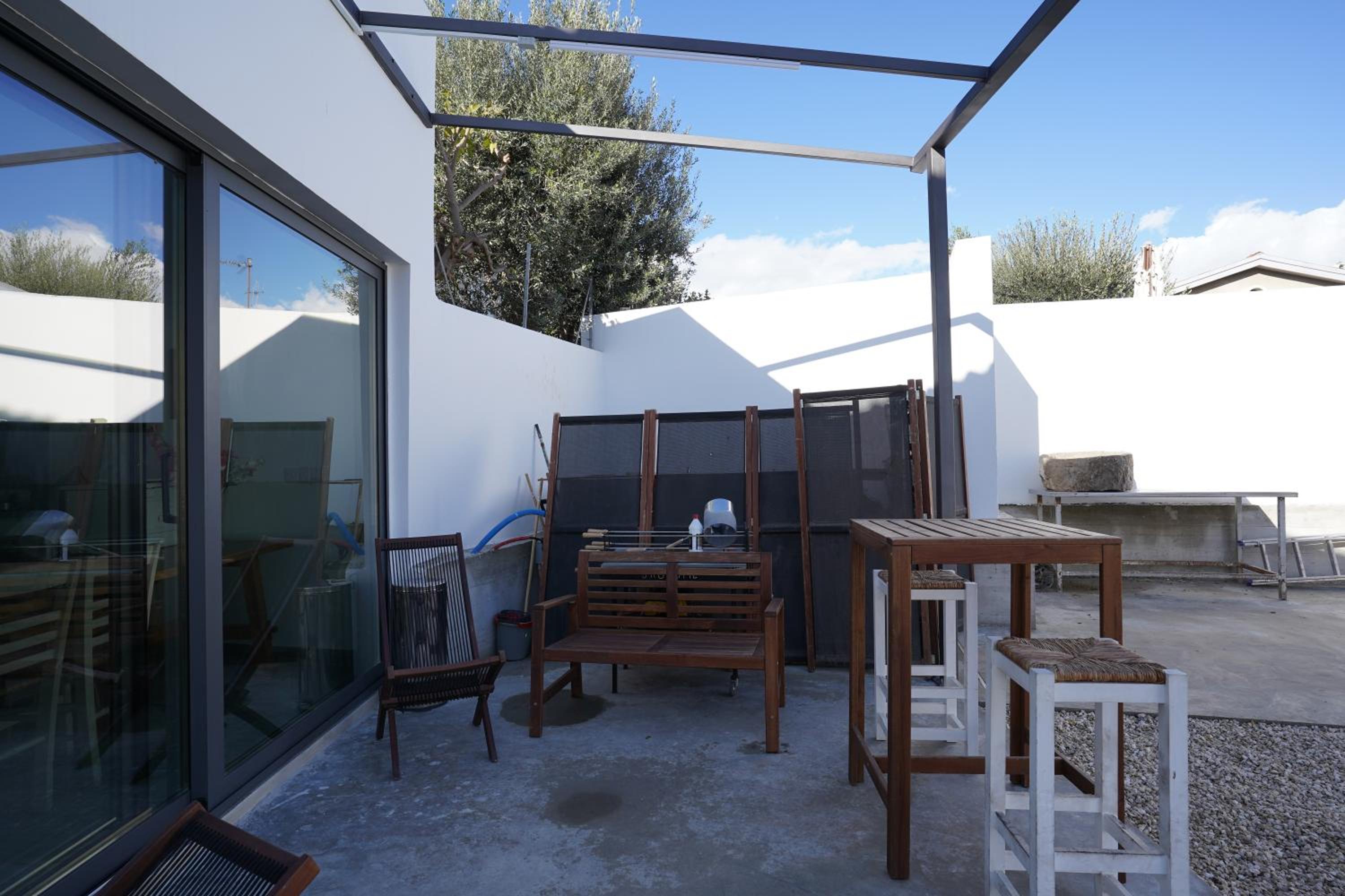 Extra Large Studio with Courtyard