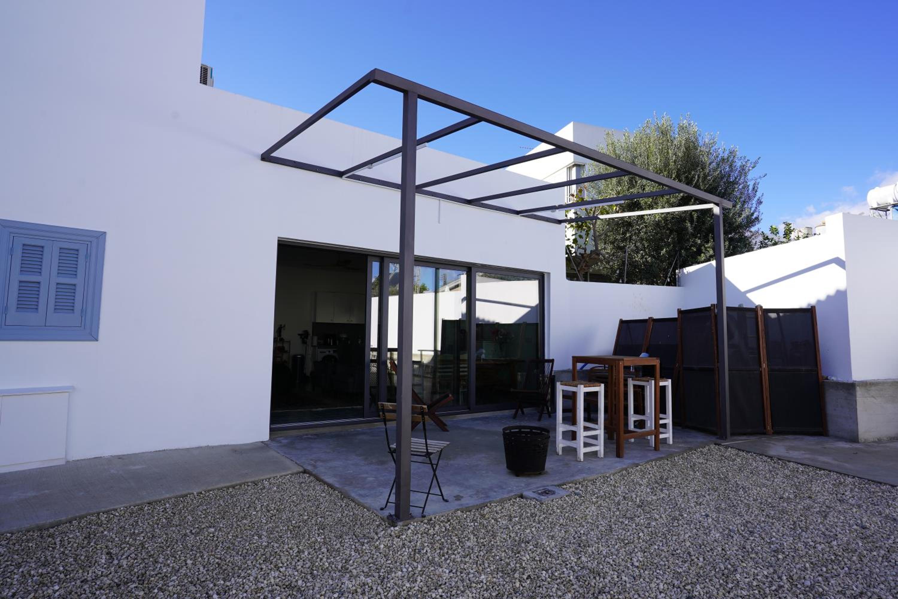 Extra Large Studio with Courtyard
