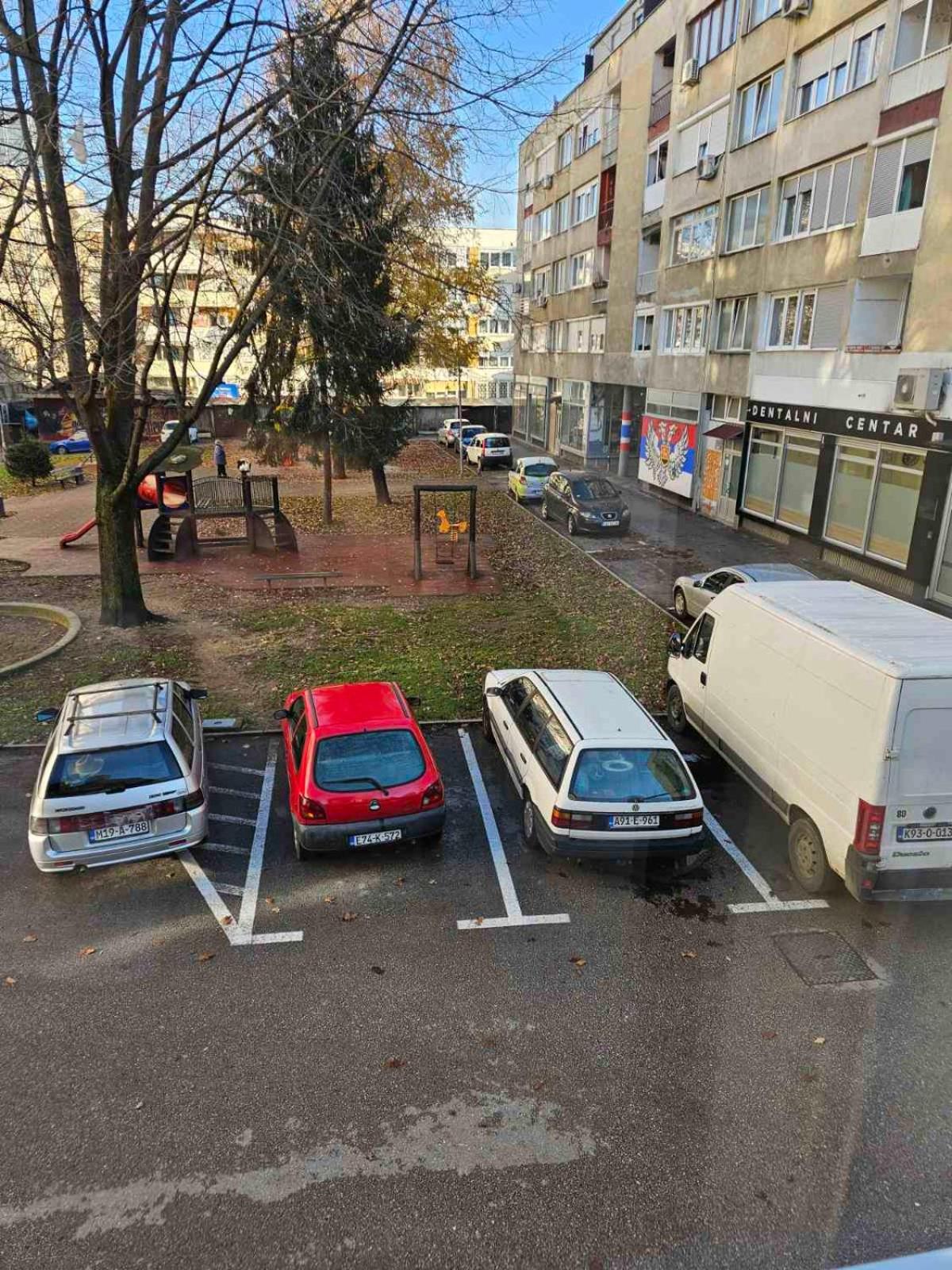 APARTMAN CENTAR BULEVAR EX sa GARAZOM