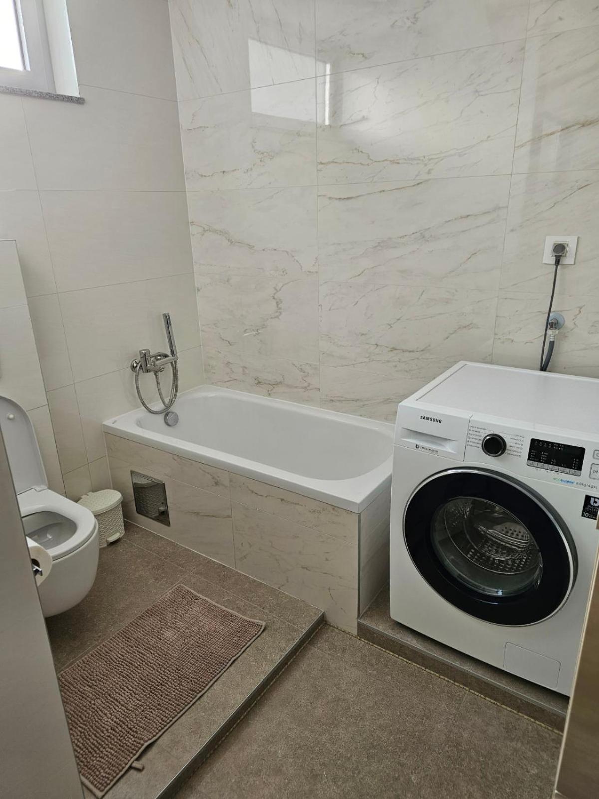 APARTMAN CENTAR BULEVAR EX sa GARAZOM
