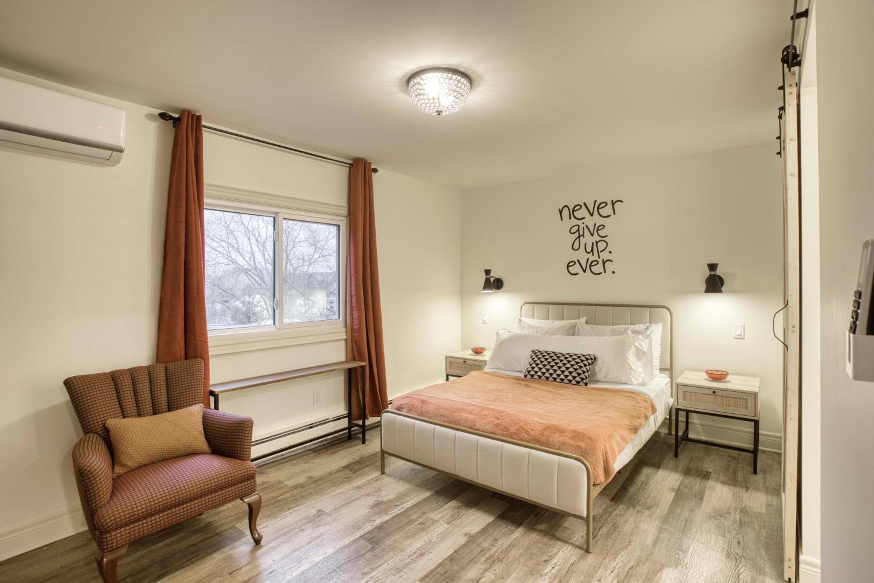 Rustic Elegant Stays in Niagara Benchlands