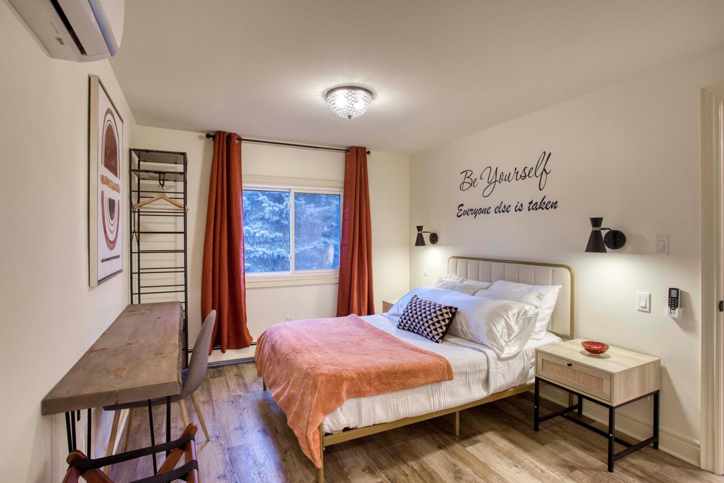 Rustic Elegant Stays in Niagara Benchlands