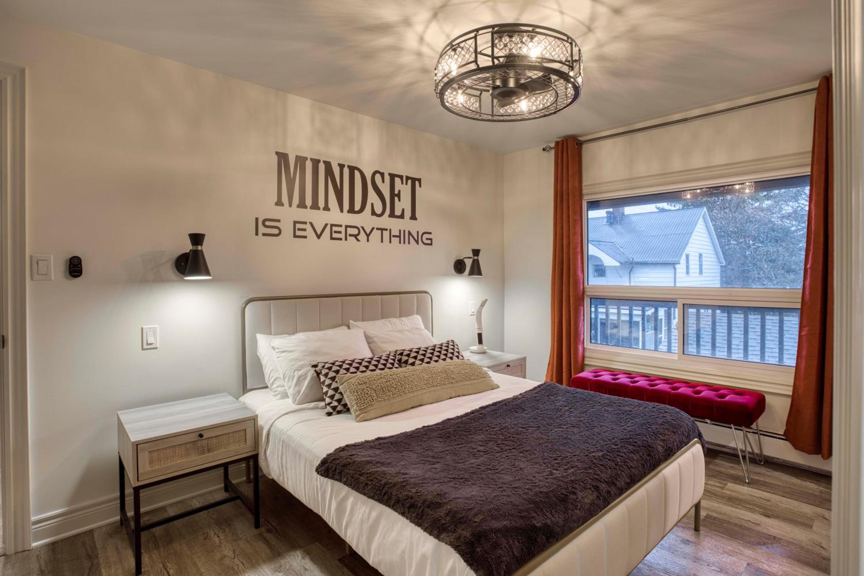 Rustic Elegant Stays in Niagara Benchlands