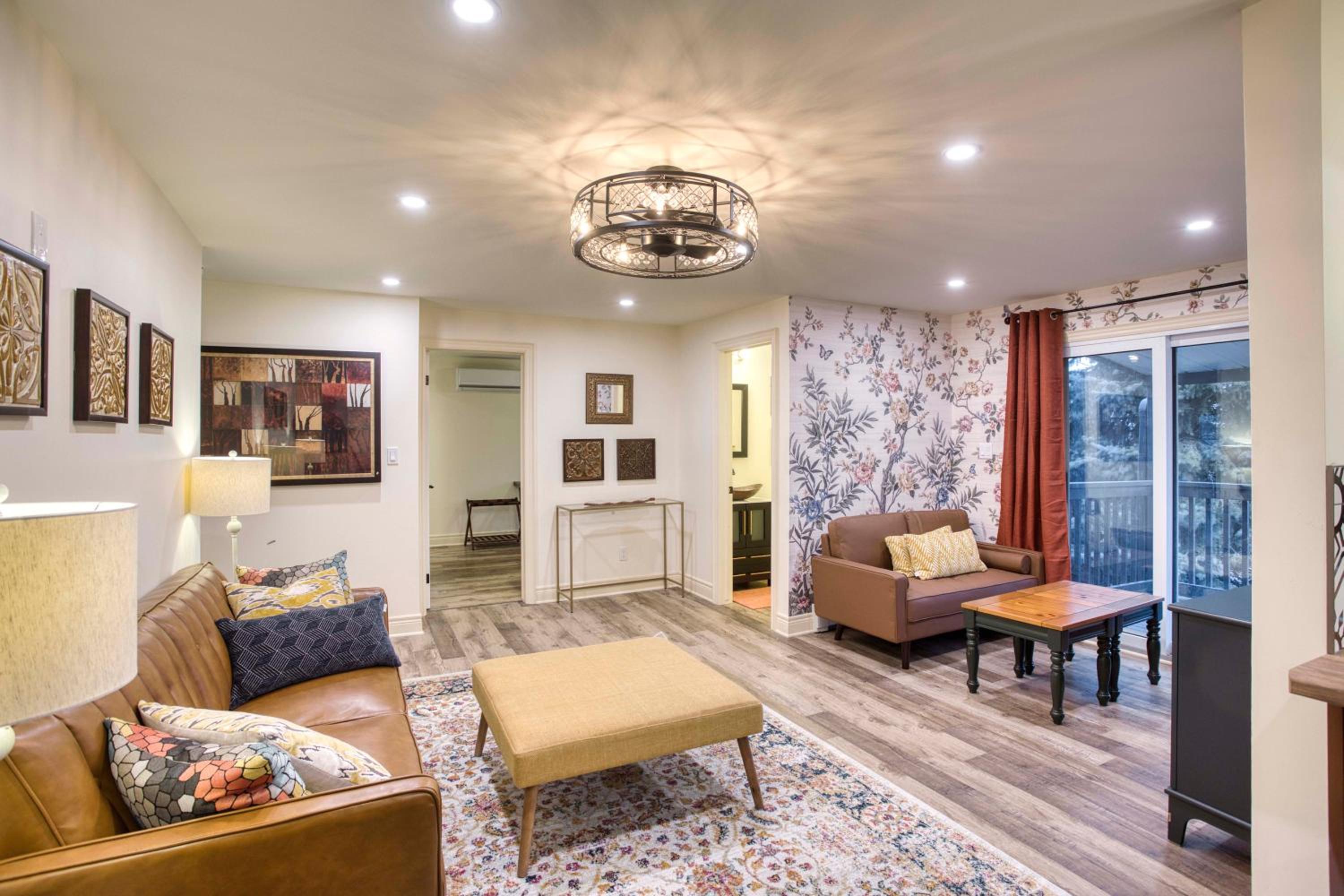 Rustic Elegant Stays in Niagara Benchlands