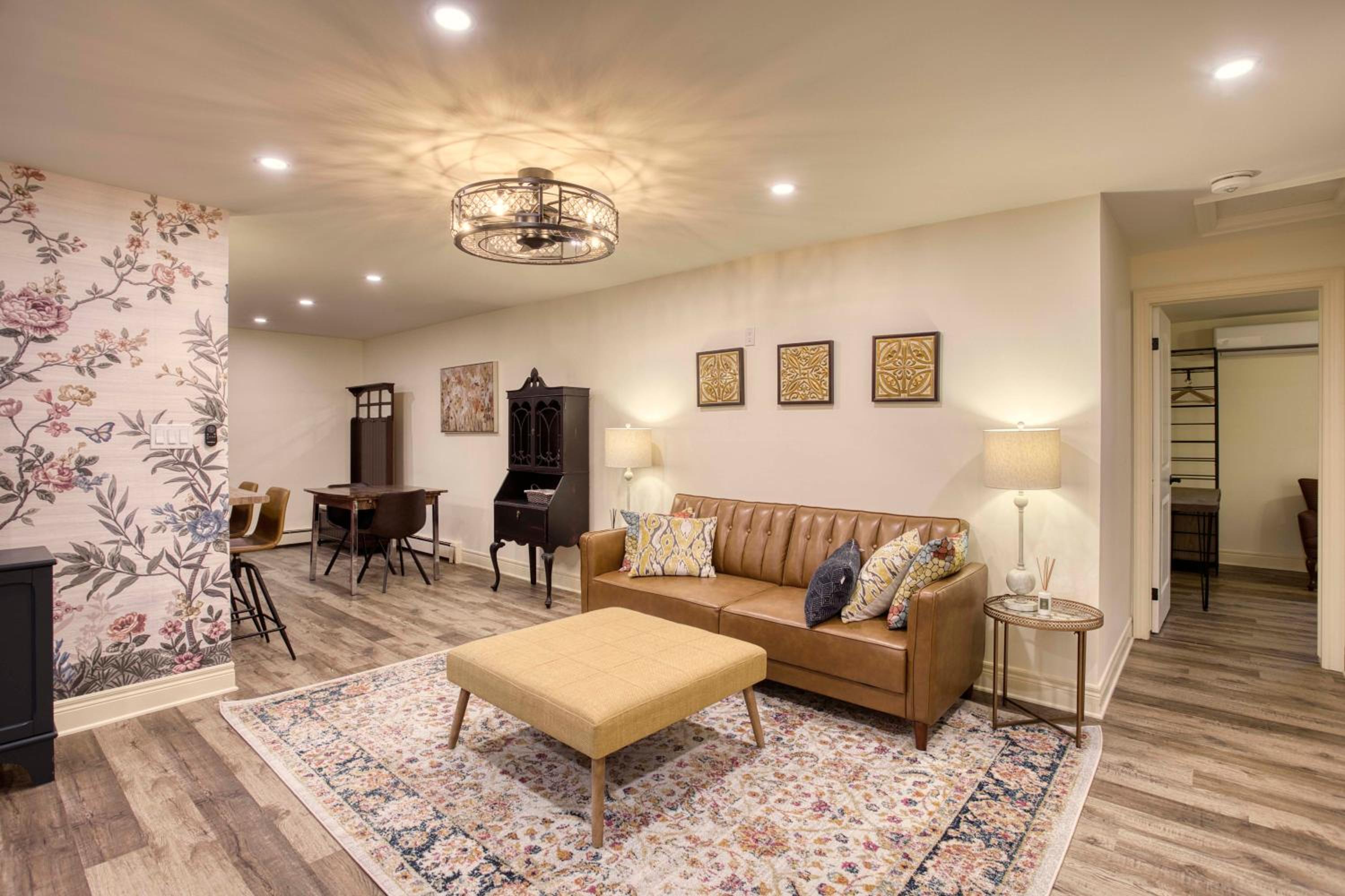 Rustic Elegant Stays in Niagara Benchlands