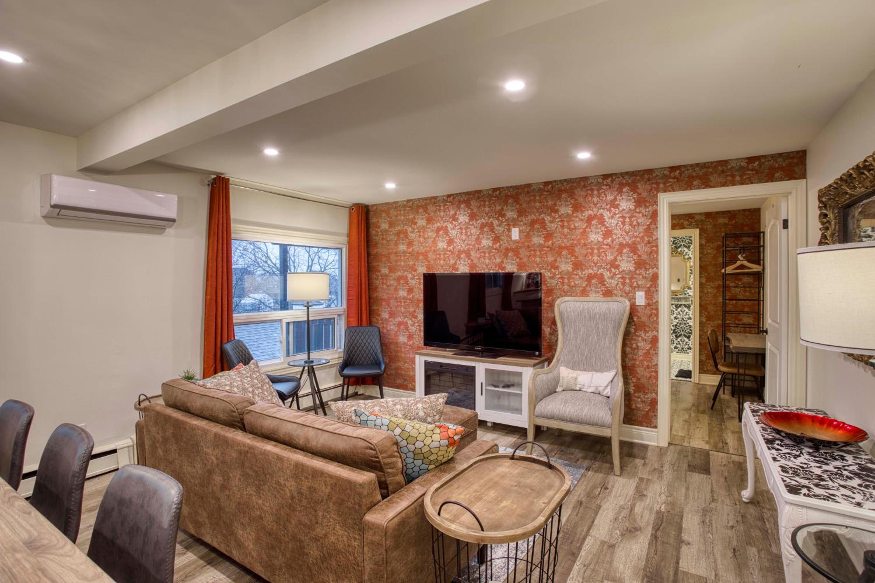 Rustic Elegant Stays in Niagara Benchlands