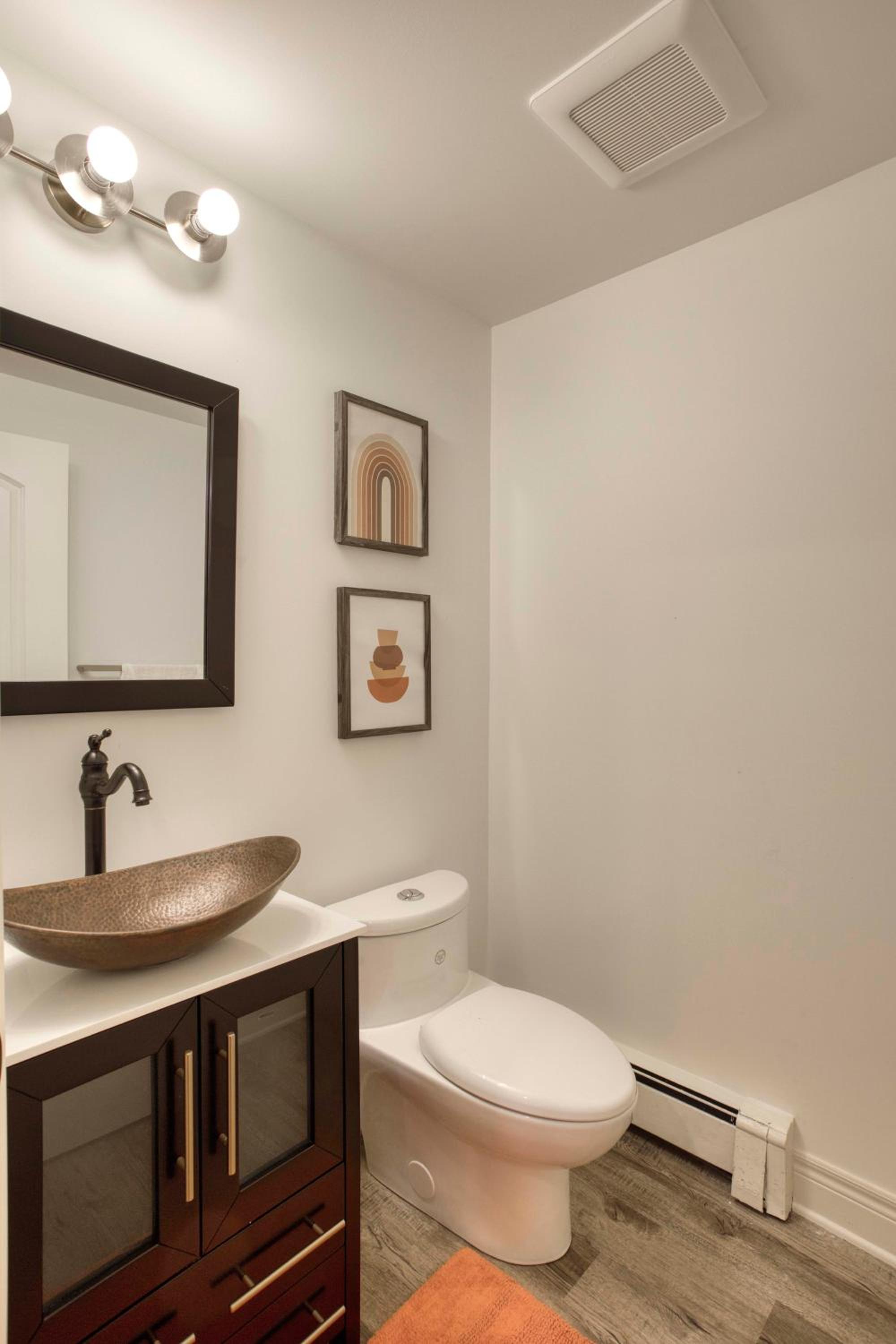 Rustic Elegant Stays in Niagara Benchlands
