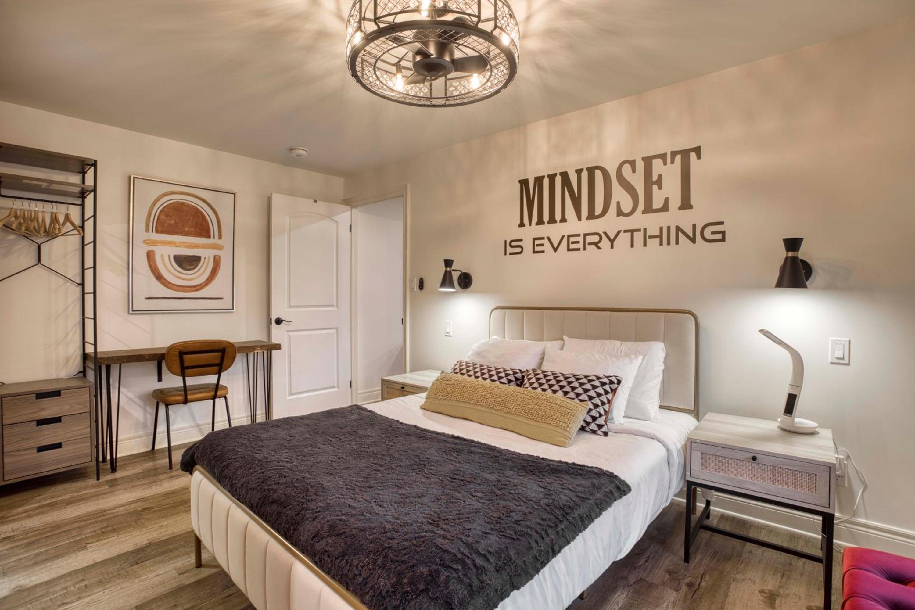 Rustic Elegant Stays in Niagara Benchlands