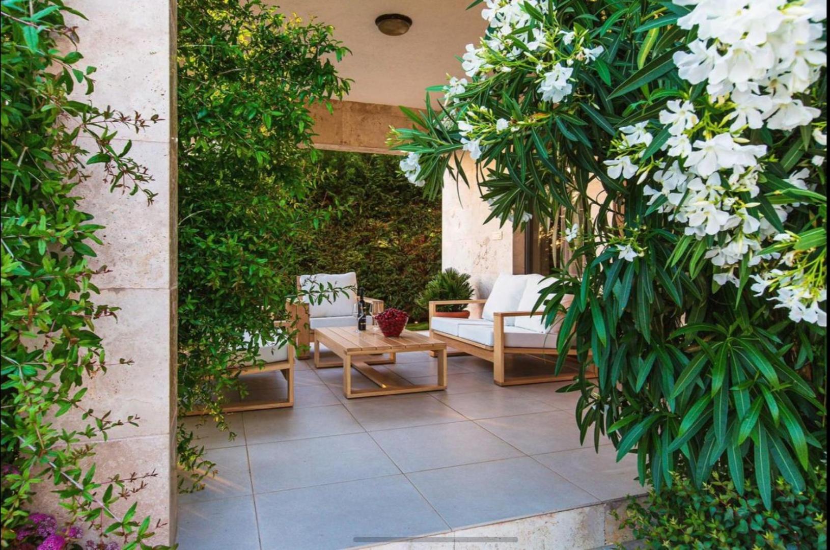 Wall Villa