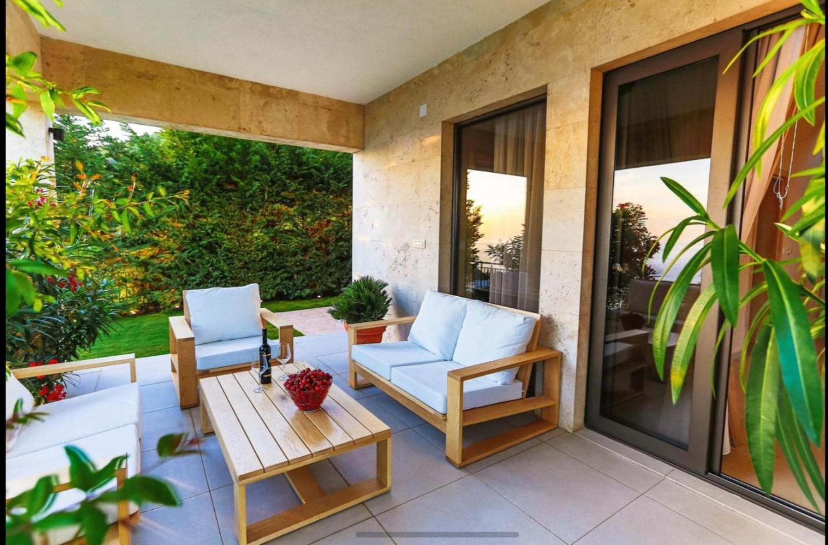 Wall Villa