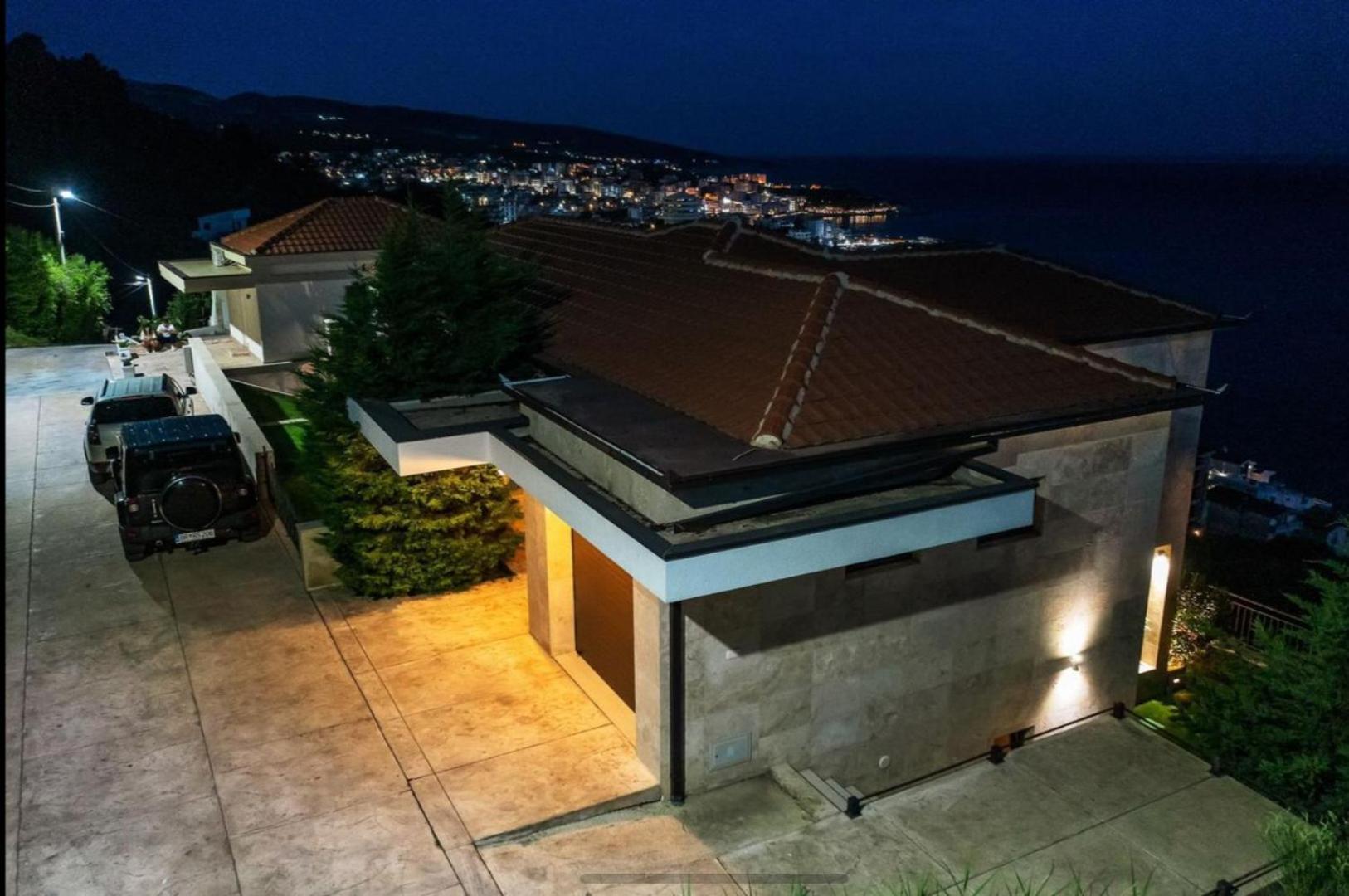 Wall Villa