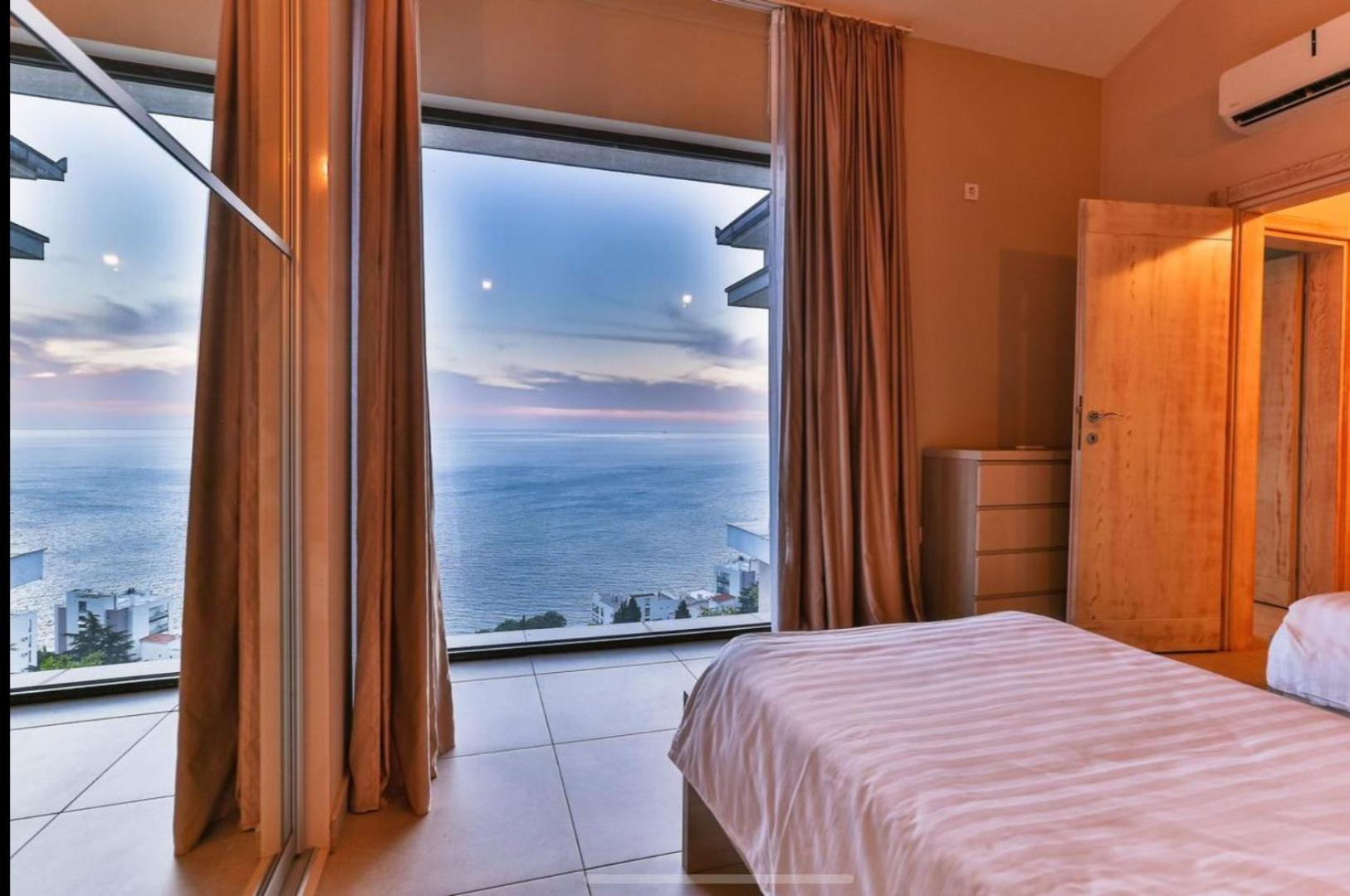 Wall Villa