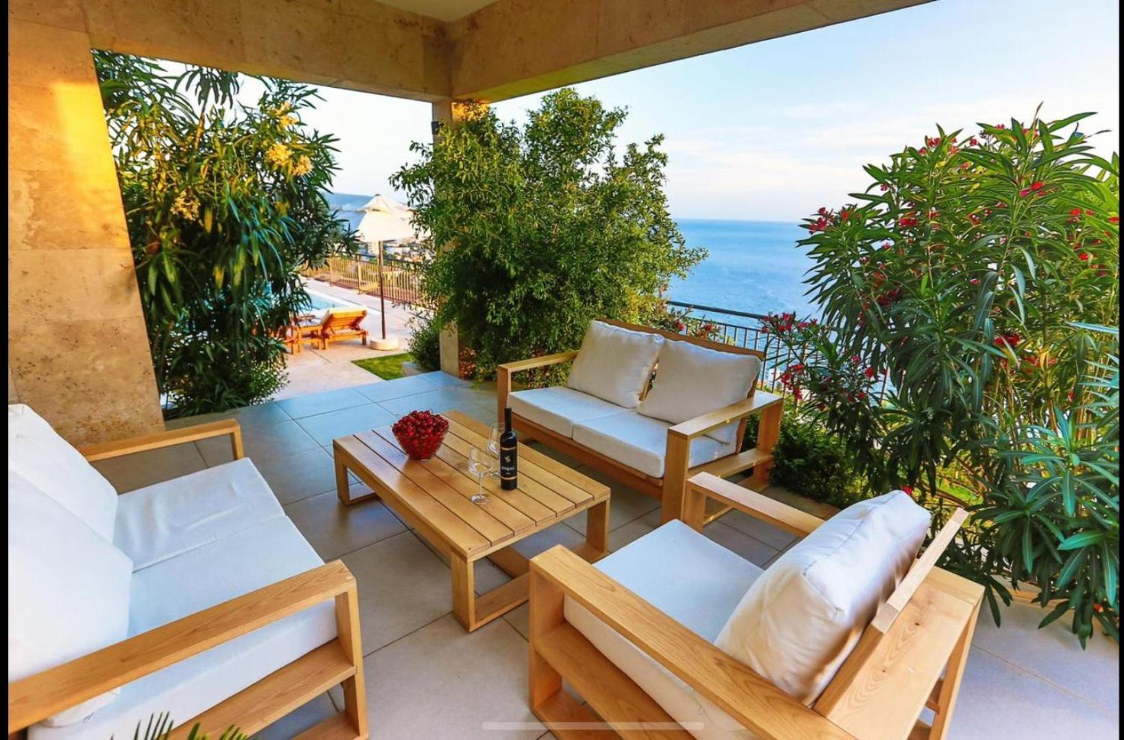 Wall Villa