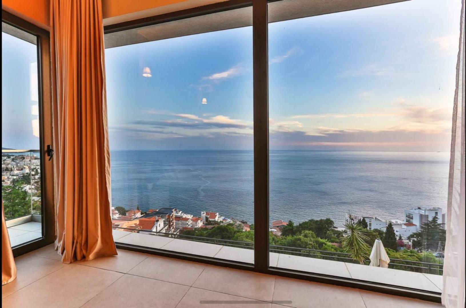 Wall Villa