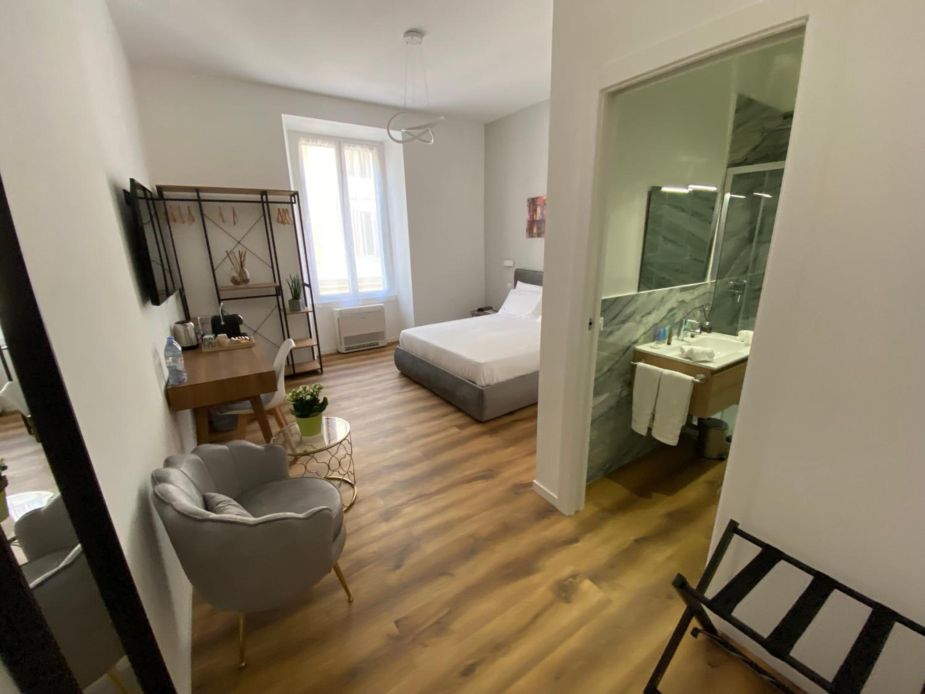 Belltower Elegans Guest House