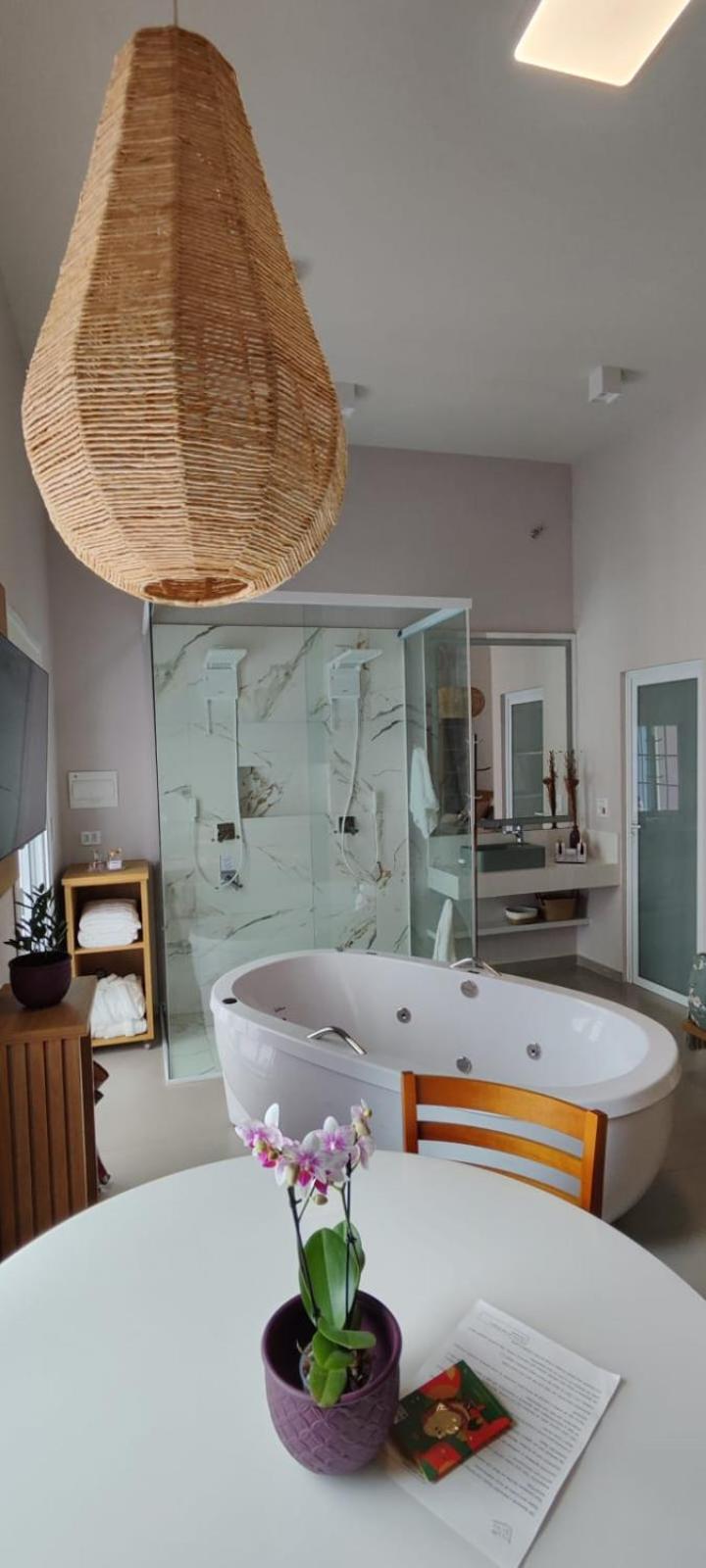 2 Esquina Brotense Hospedagem de charme com hidromassagem