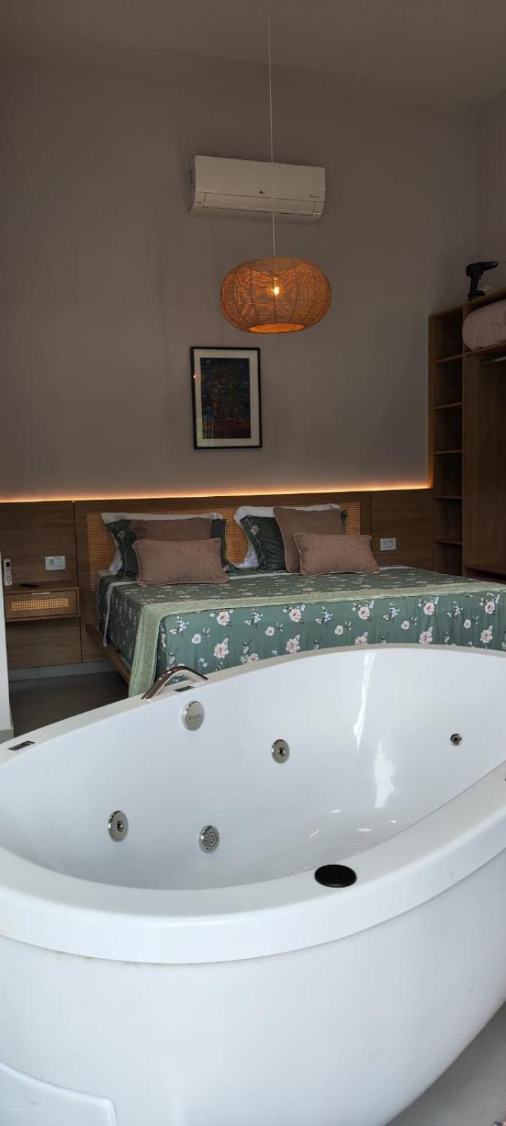 2 Esquina Brotense Hospedagem de charme com hidromassagem
