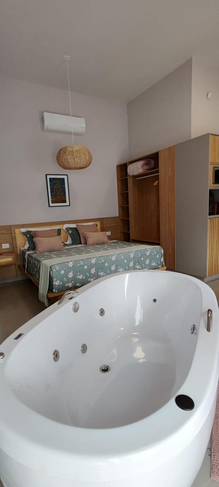 2 Esquina Brotense Hospedagem de charme com hidromassagem