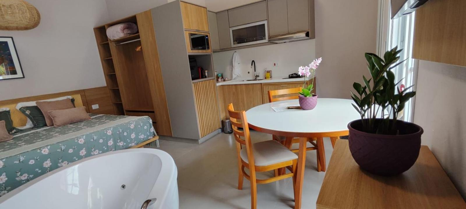 2 Esquina Brotense Hospedagem de charme com hidromassagem