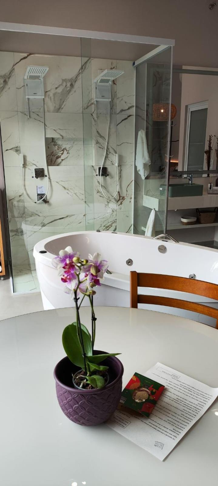 2 Esquina Brotense Hospedagem de charme com hidromassagem