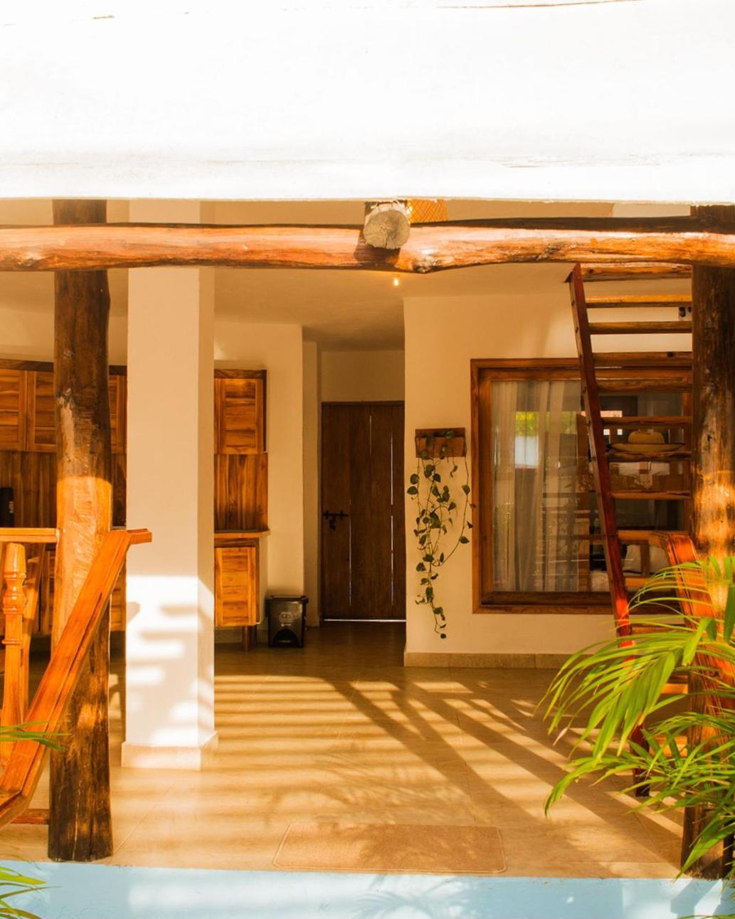 CASA DE PLAYA EN LA BOQUILLA CON PISCINA