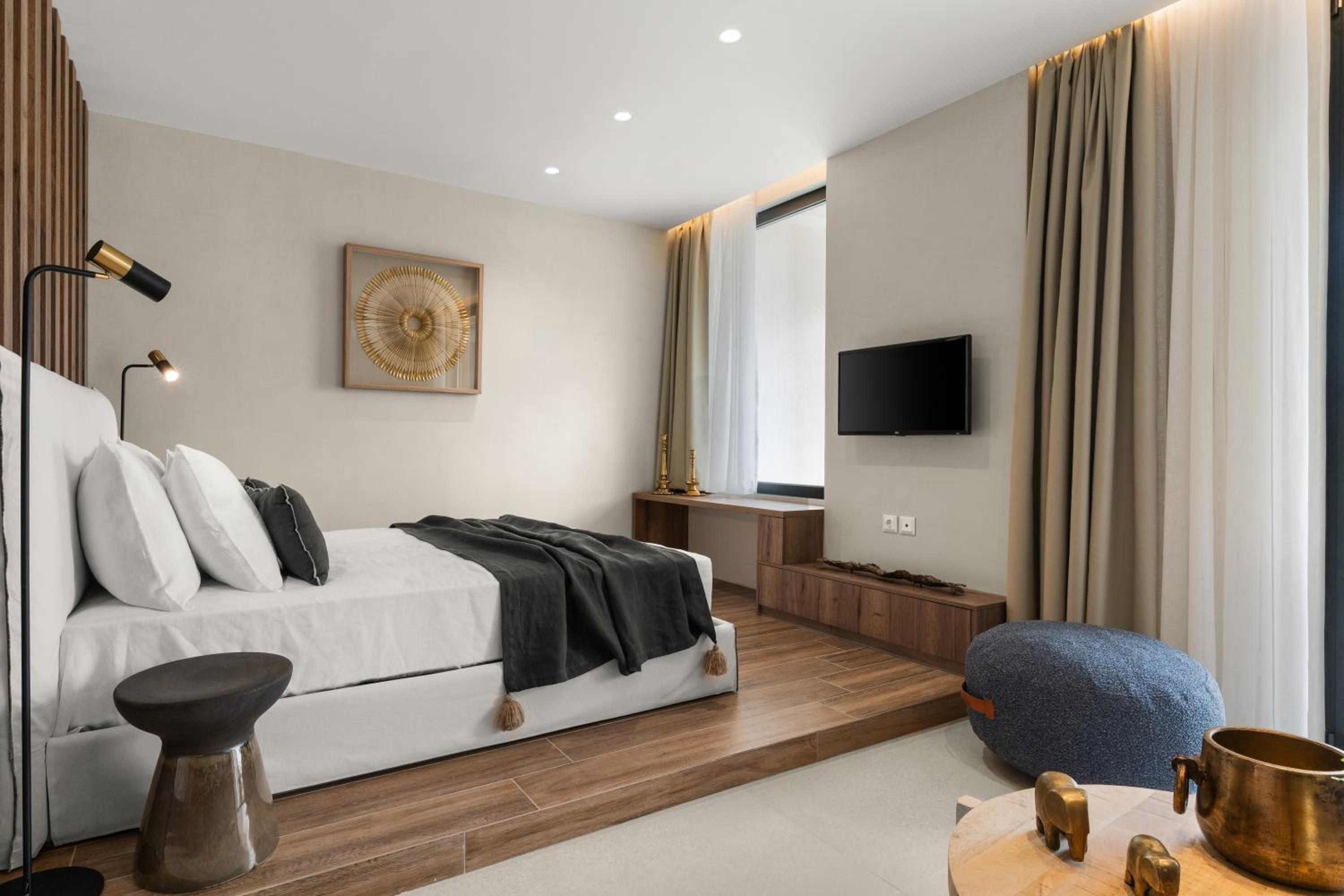 ACRON 12 penthouse Acropolis suites