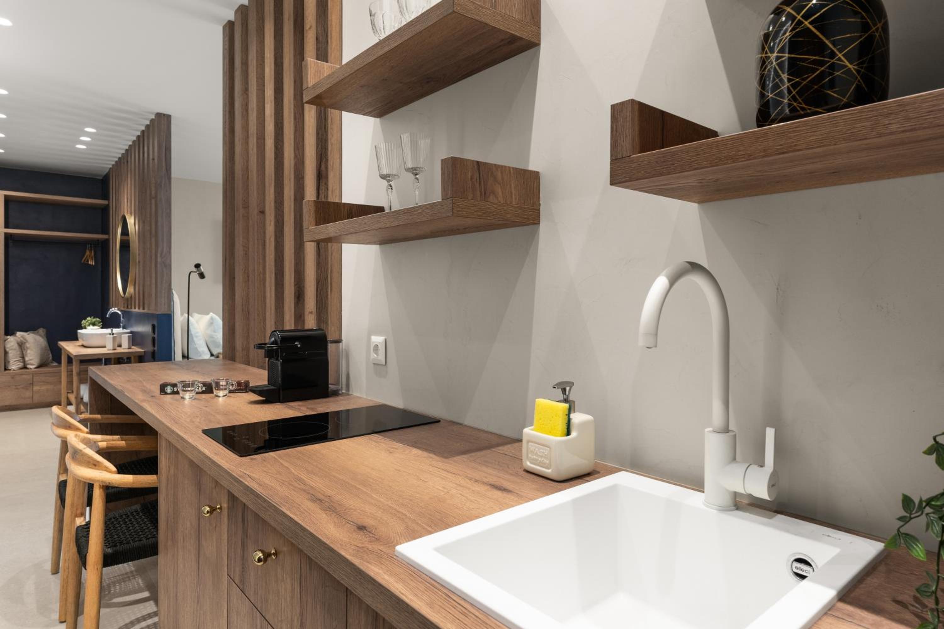 ACRON 12 penthouse Acropolis suites