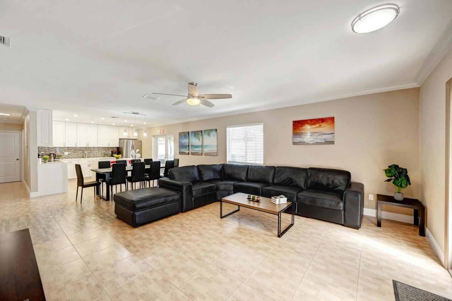Walk to Hollywood Beach Luxury 4BR Villa view 4