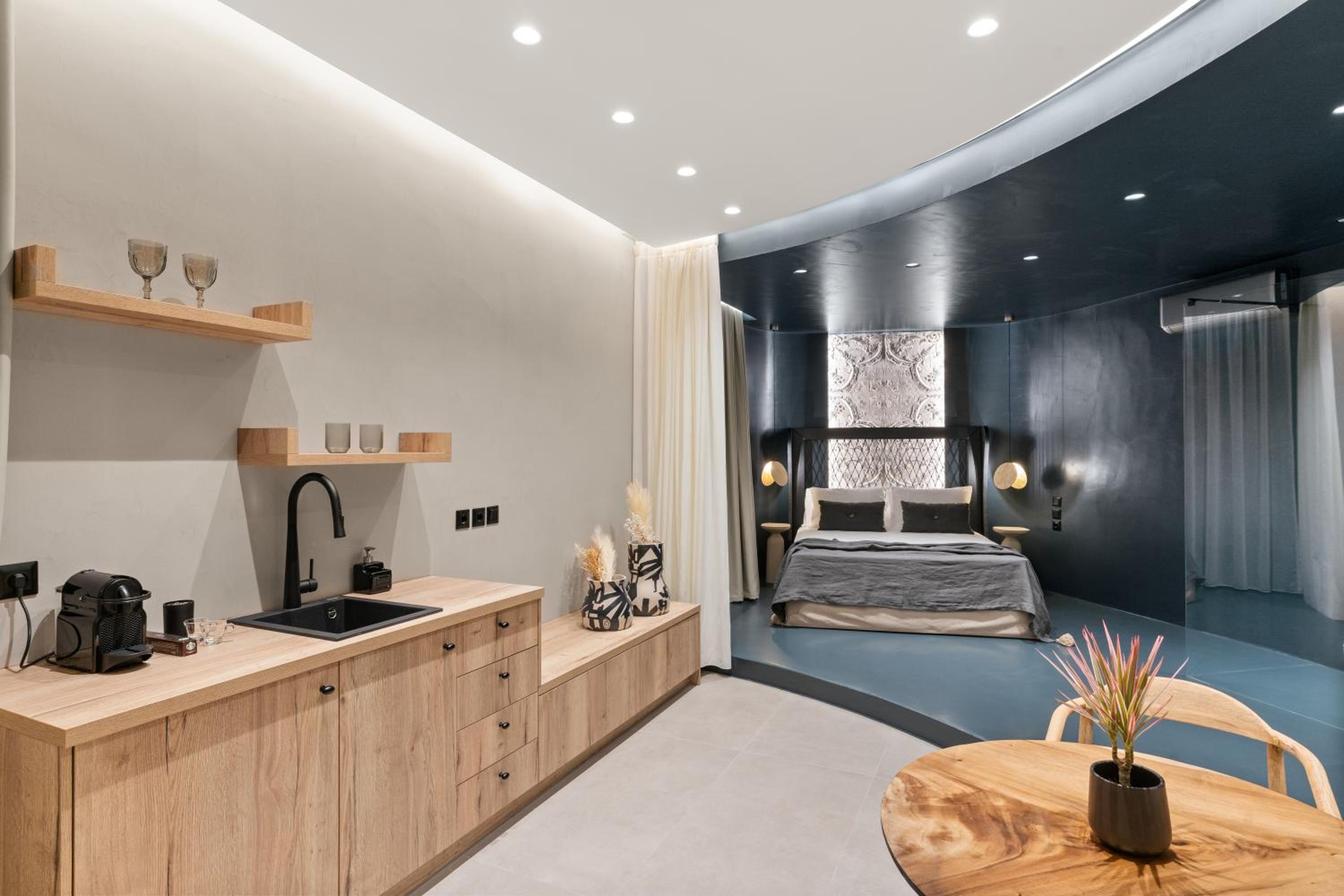 ACRON 12 penthouse Acropolis suites