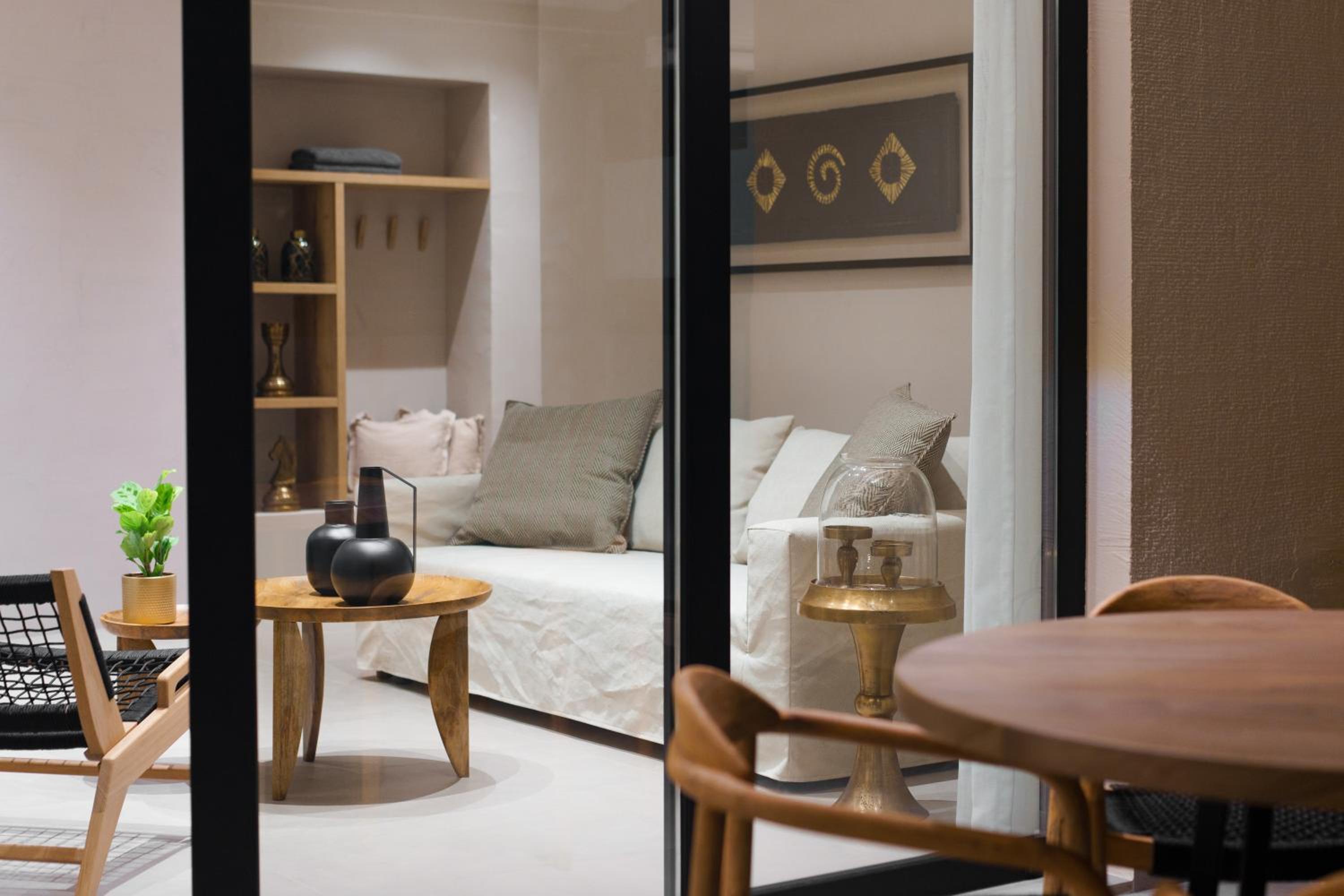 ACRON 12 penthouse Acropolis suites