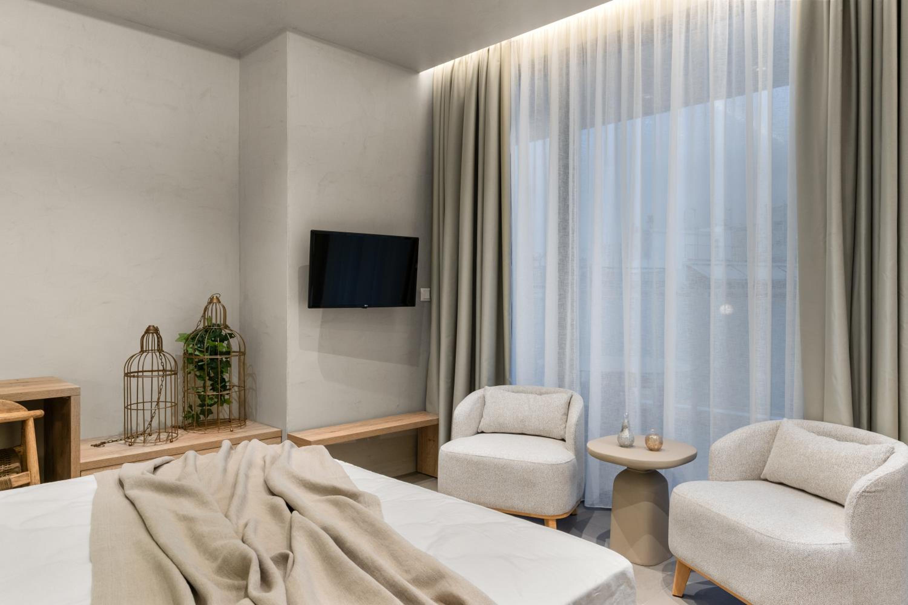 ACRON 12 penthouse Acropolis suites