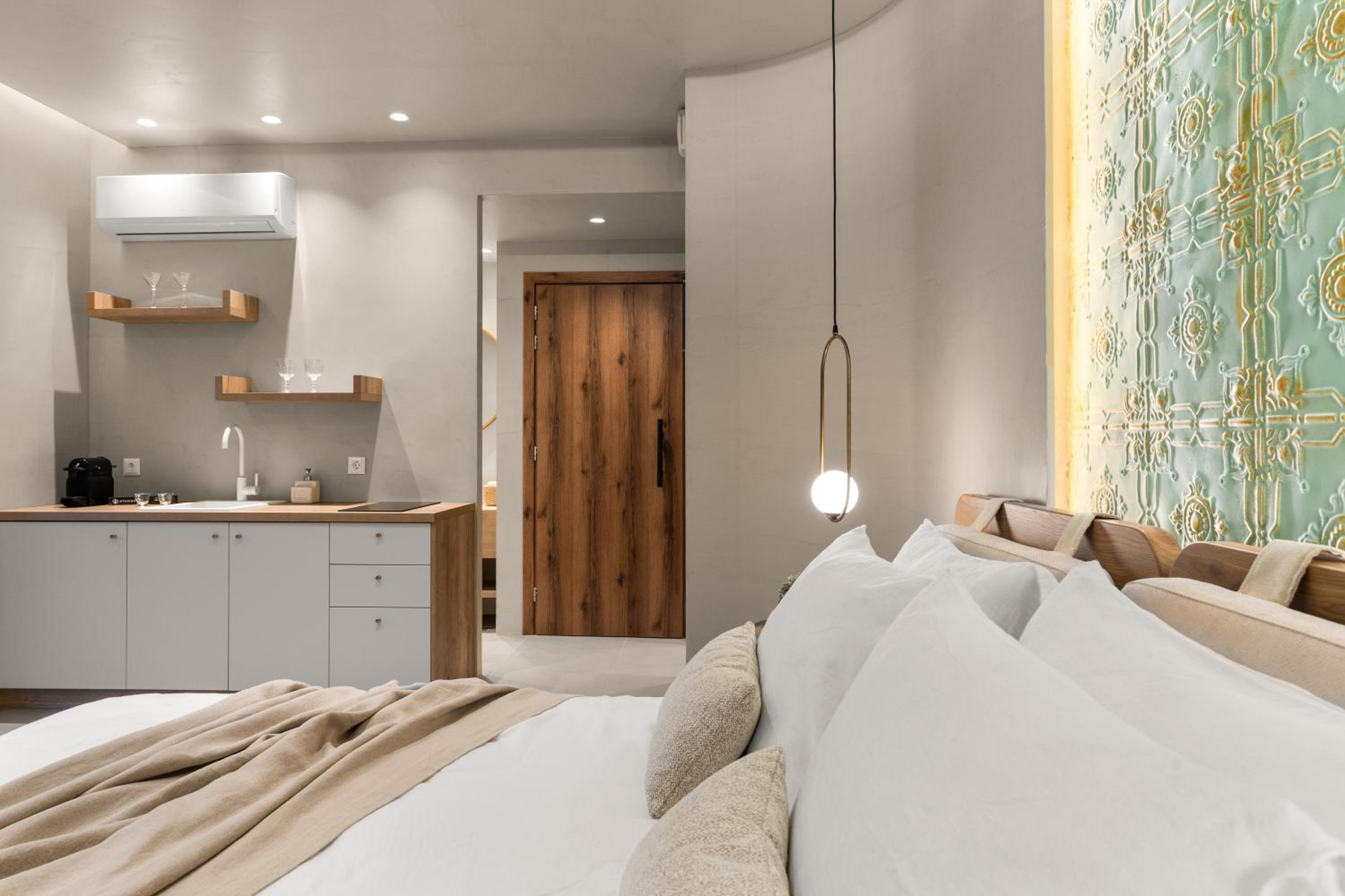 ACRON 12 penthouse Acropolis suites