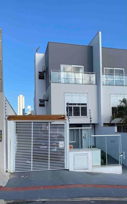 Casa c/ piscina Balneário Camboriú