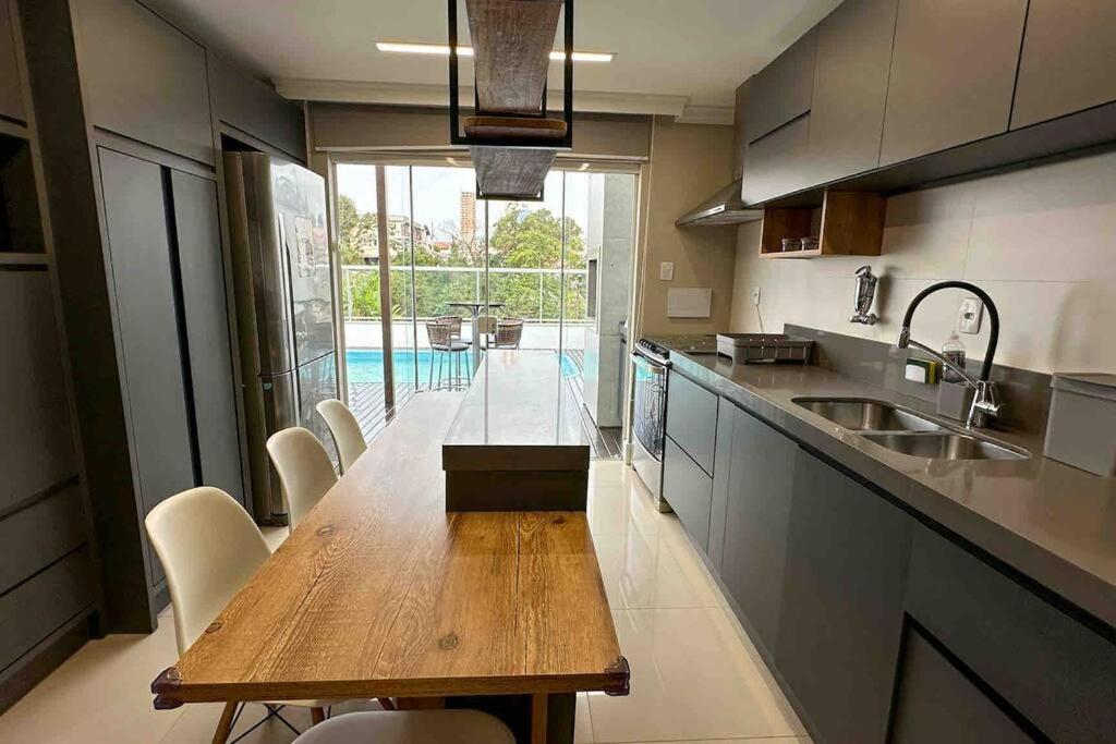 Casa c/ piscina Balneário Camboriú