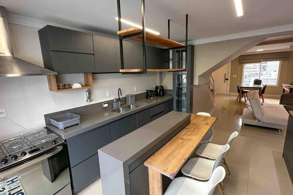 Casa c/ piscina Balneário Camboriú