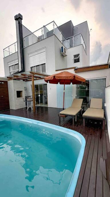 Casa c/ piscina Balneário Camboriú