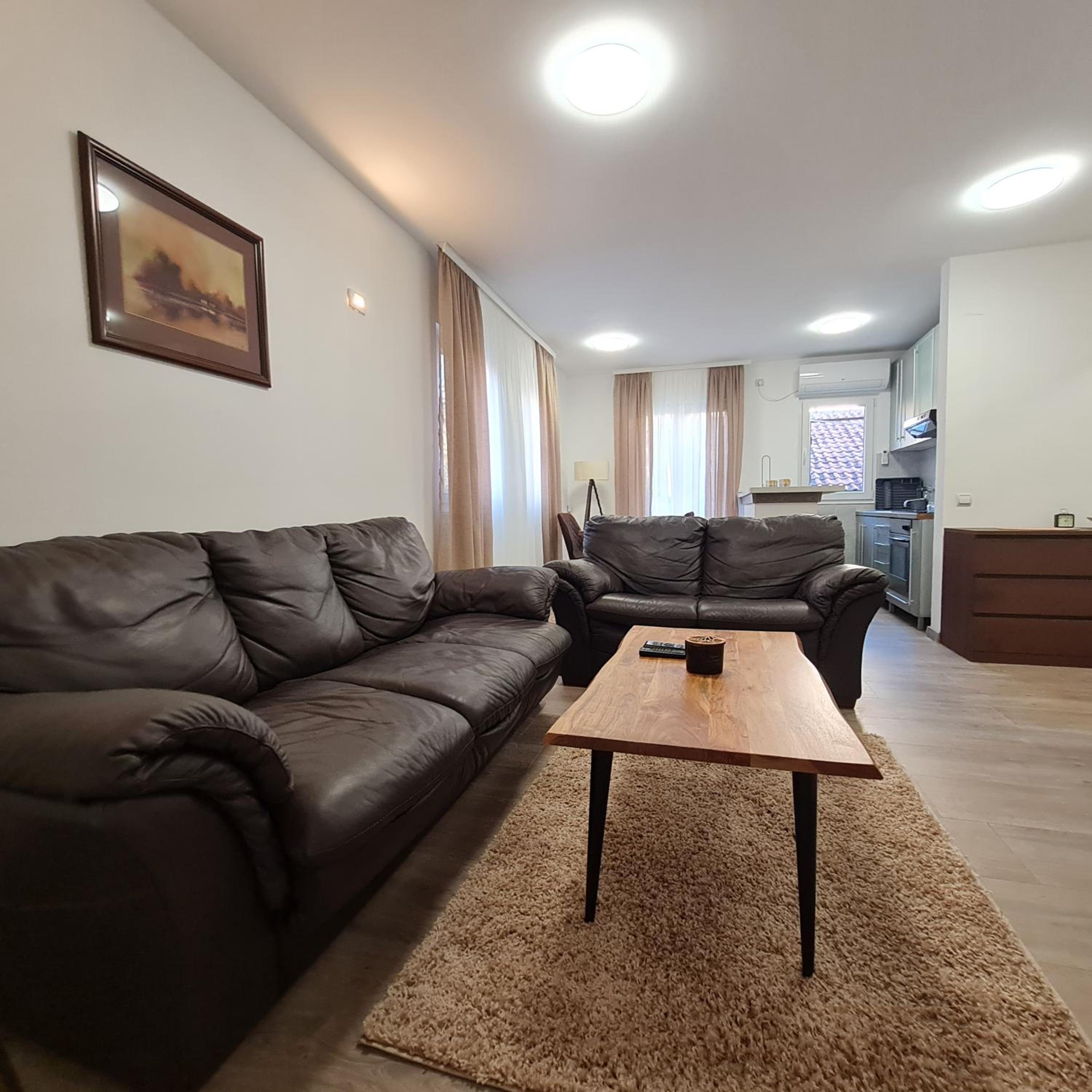 APARTMAN011