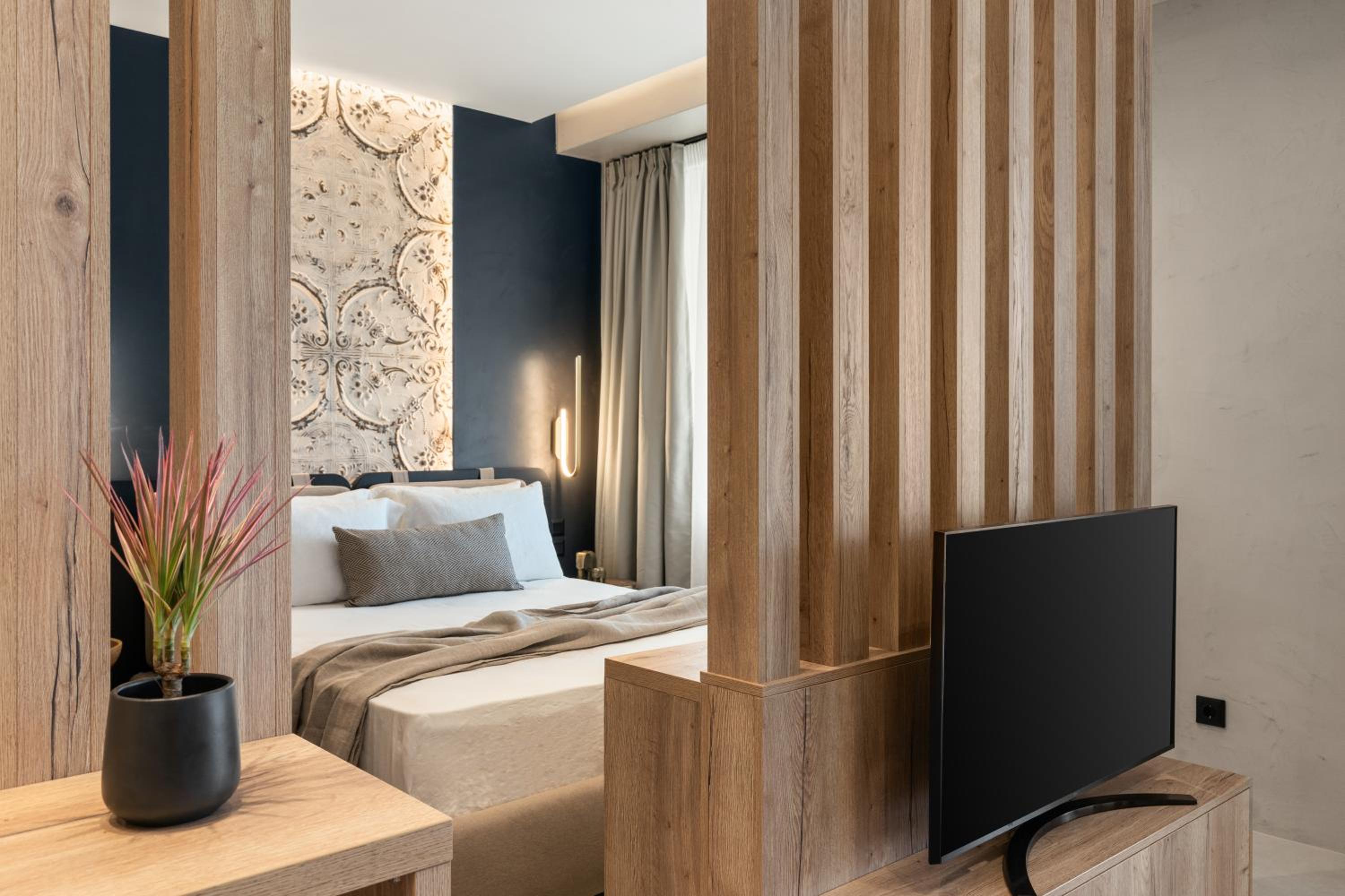 ACRON 12 penthouse Acropolis suites